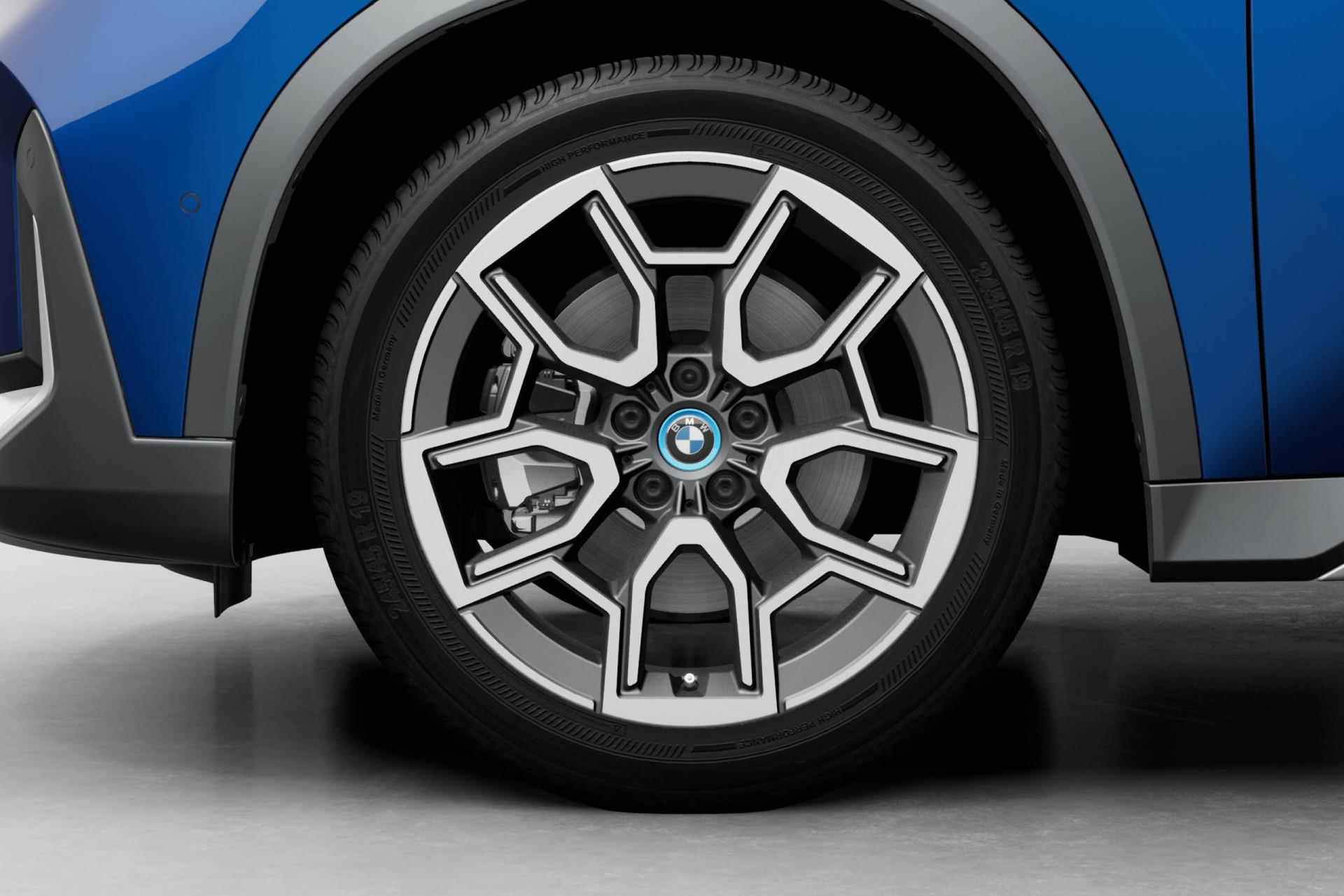 BMW iX1 xDrive30 Launch Edition 67 kWh | xLine | Elektrisch verwarmde voorstoelen | Driving Assistant Plus - 10/21