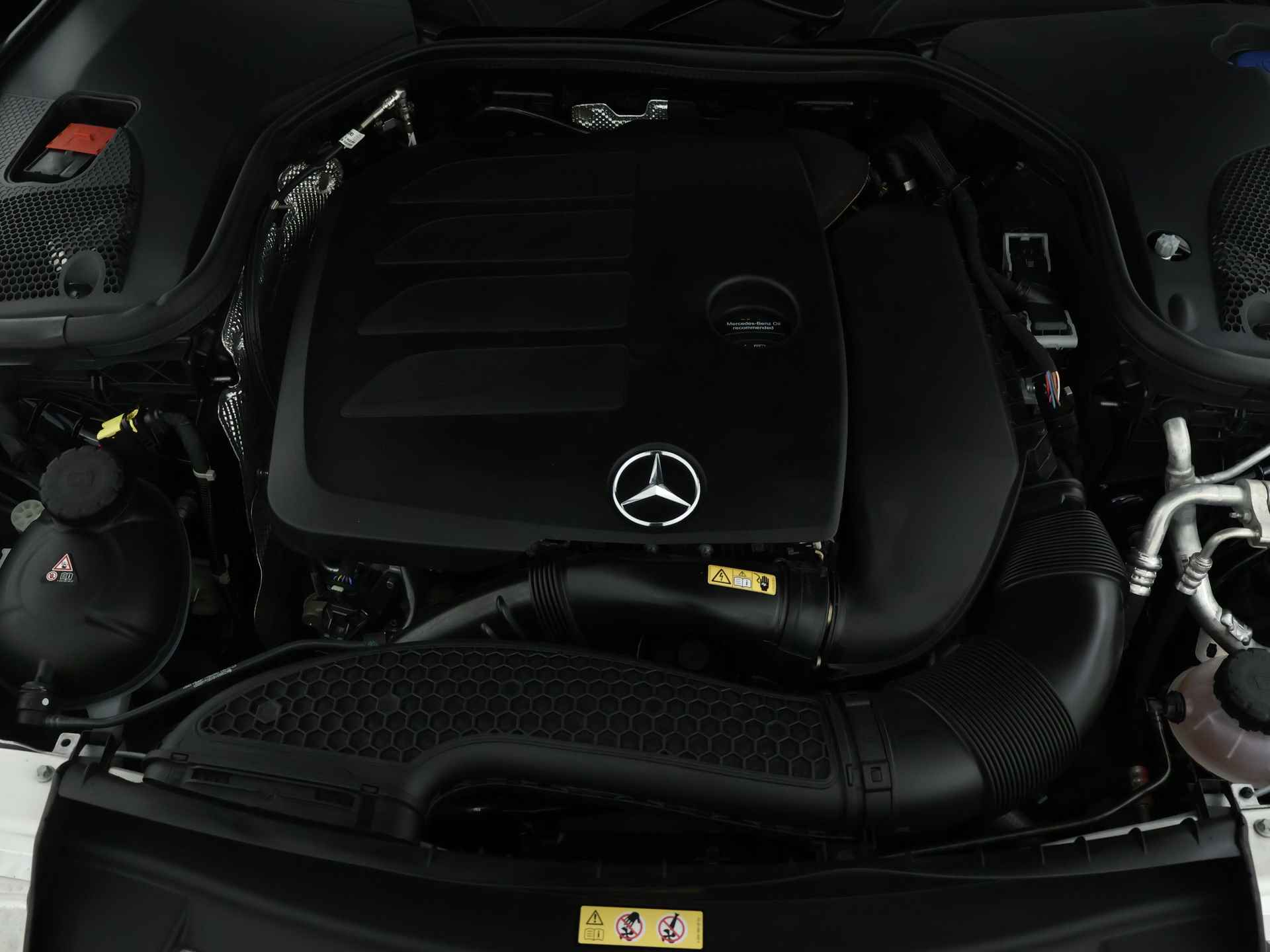 Mercedes-Benz E-Klasse 200 Business Solution AMG | Panoramadak | 5 spaaks AMG velgen | Wide screen | Parking support | Navigatie | Inclusief 24 maanden MB Certified garantie voor Europa. - 41/46