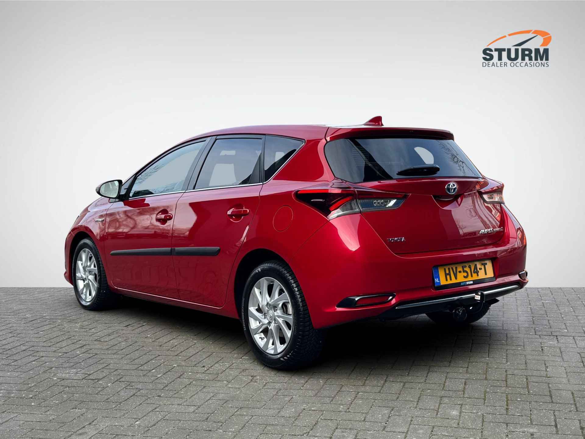 Toyota Auris 1.8 Hybrid Dynamic | Trekhaak | Navigatie | Camera | Keyless Entry | Cruise & Climate Control | Bluetooth Tel. | DAB | Rijklaarprijs! - 6/30