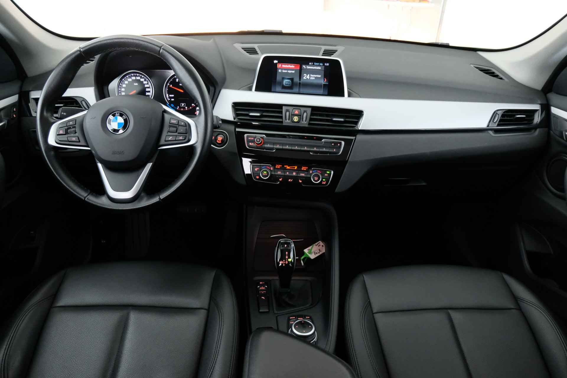 BMW X1 sDrive16d Executive / CRUISE / CLIMA / STOELVERW. / NAVI / - 5/30