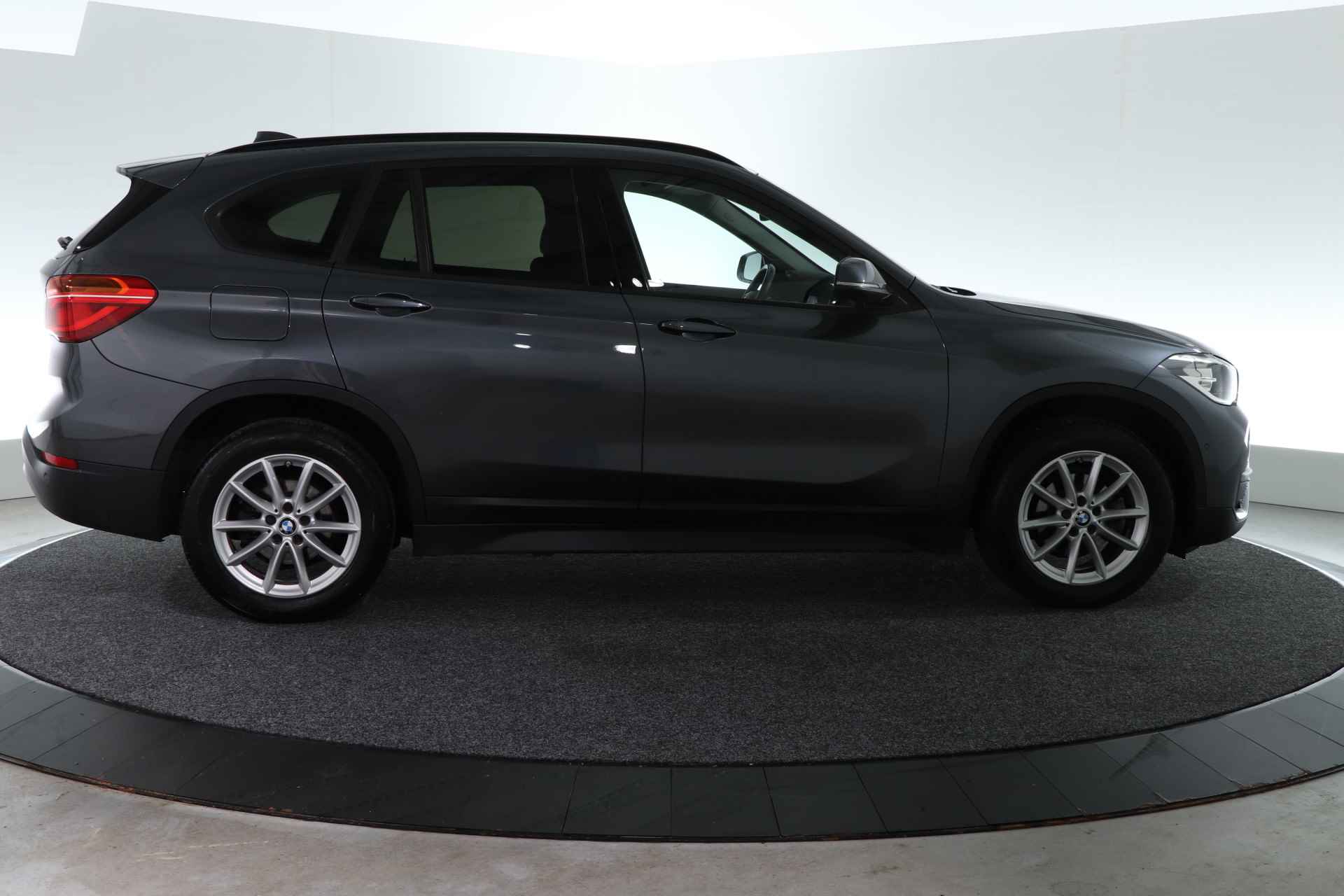 BMW X1 sDrive16d Executive / CRUISE / CLIMA / STOELVERW. / NAVI / - 14/30