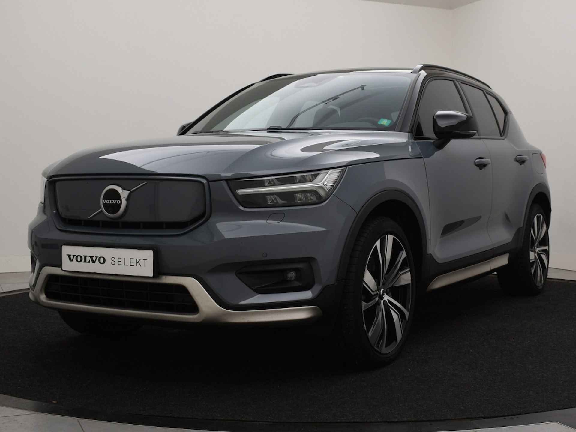 Volvo XC40 RECHARGE P8 INTRO EDITION SCHUIFDAK 360GR CAM 20INCH HARMAN KARD - 2/40