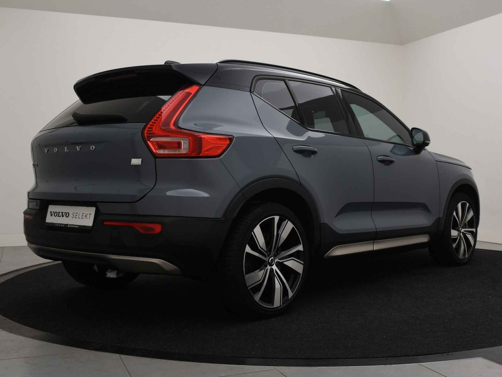 Volvo XC40 RECHARGE P8 INTRO EDITION SCHUIFDAK 360GR CAM 20INCH HARMAN KARD - 3/40