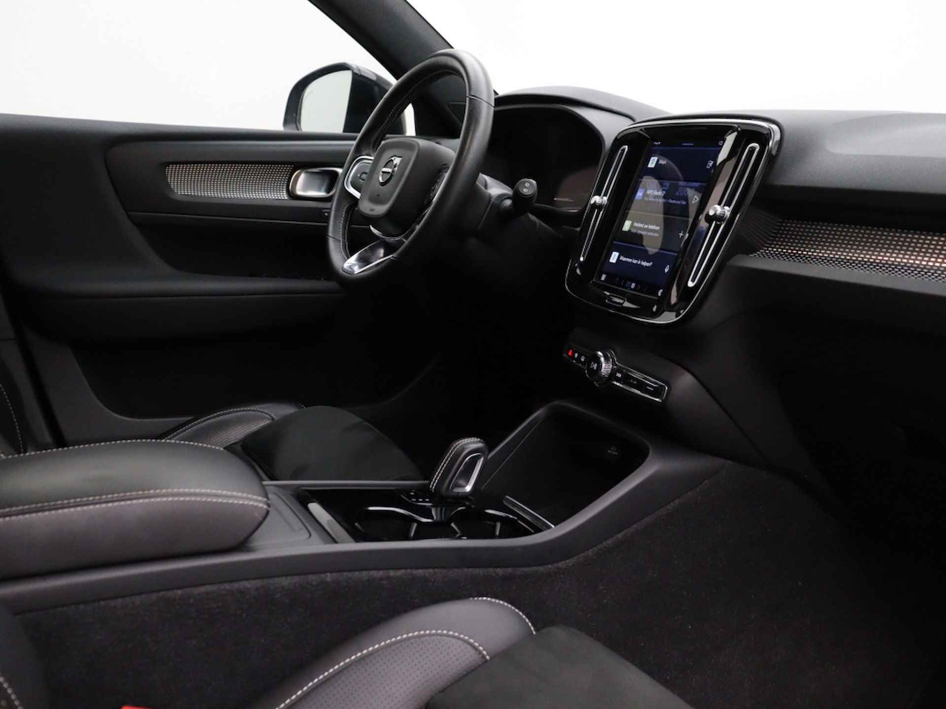 Volvo XC40 RECHARGE P8 INTRO EDITION SCHUIFDAK 360GR CAM 20INCH HARMAN KARD - 40/40