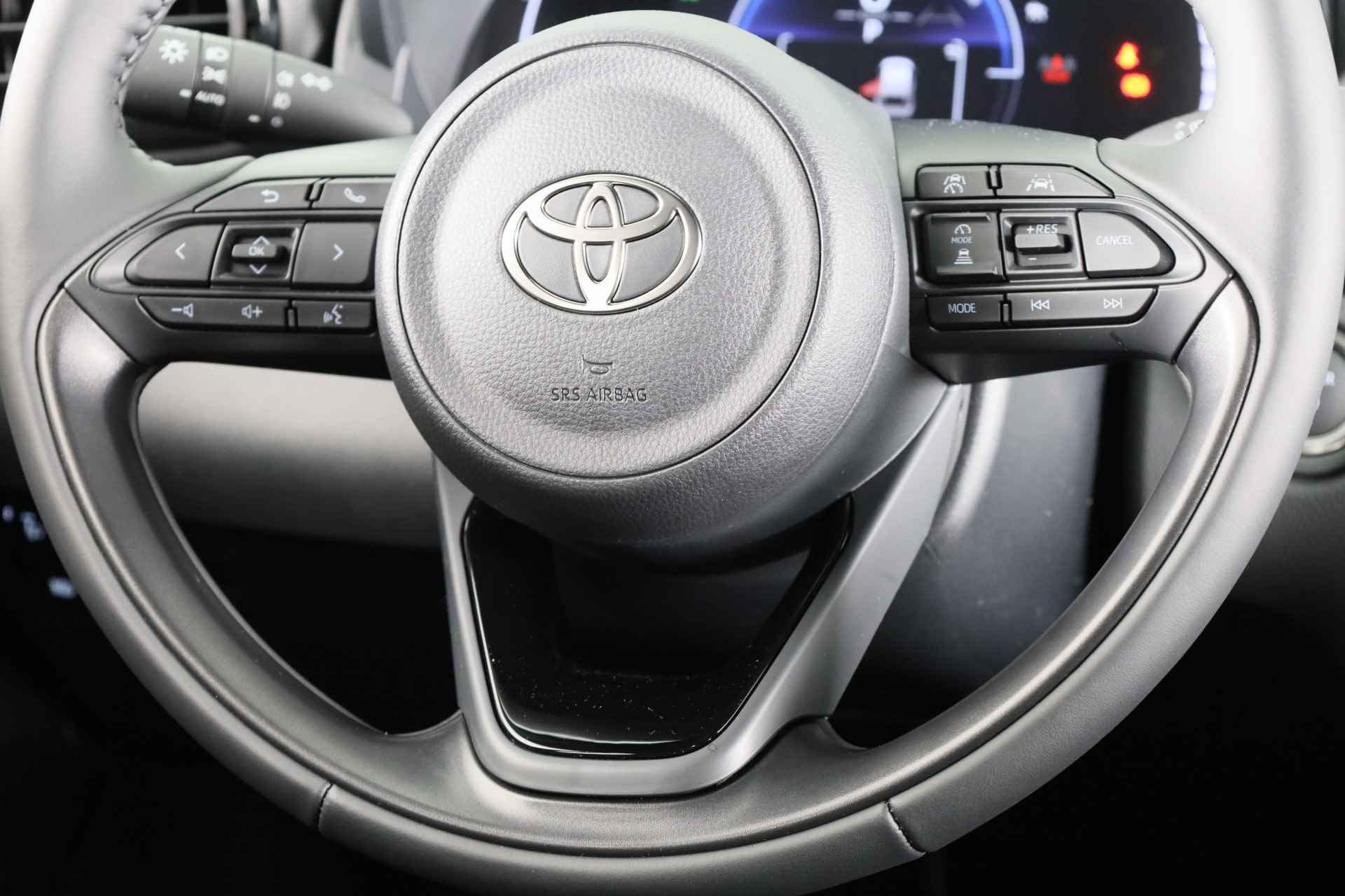 Toyota Yaris Cross 1.5 Hybrid 115 First Edition *DEMO* | Comfort Pack | 2025 Model | - 21/40