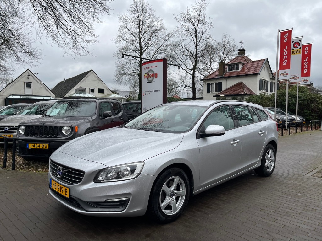 VOLVO V60 1.6 T3 MOMENTUM 150PK / NAVI / STOELVERW. / CRUISE CTR. / PDC