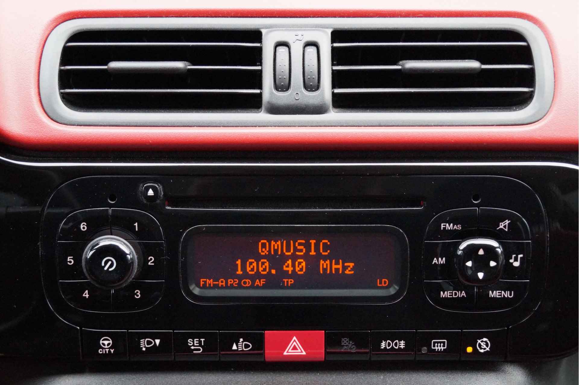 Fiat Panda TwinAir Turbo 80pk Lounge AUTOMAAT│Airco│Bluetooth - 17/21