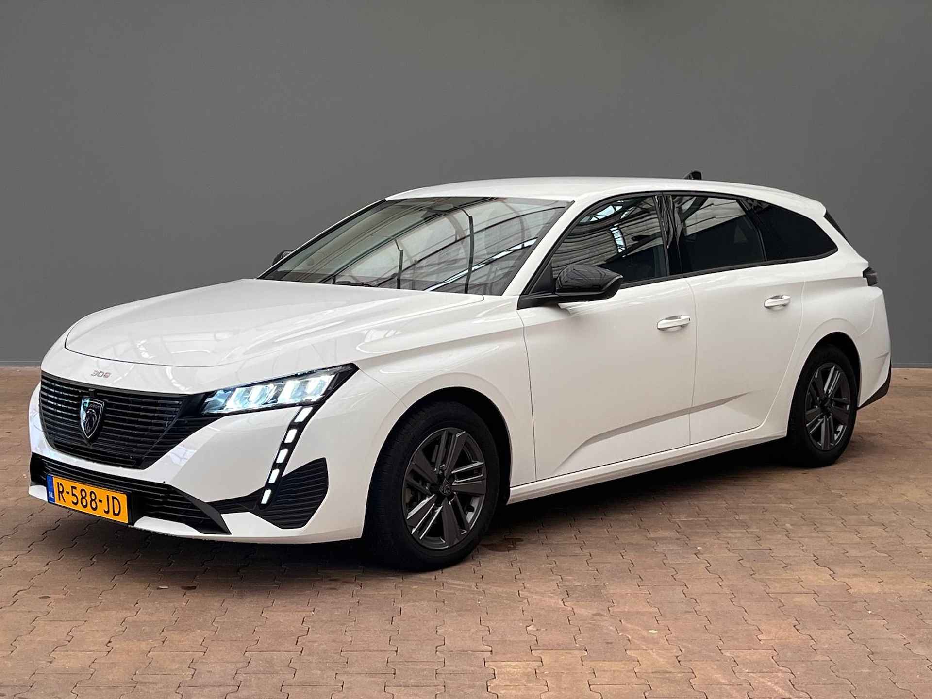 Peugeot 308 SW 1.2 130PK Active Pack Business Automaat | Trekhaak | Parkeersensoren Achter | Digitaal Dashboard | Apple/Android Carplay | 16" Lichtmetaal | Bluetooth | - 3/26