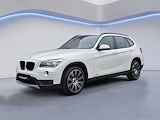 BMW X1 sDrive18i /Apple Carplay/Parkeersens. V+A/Licht&regensens./Stoelverw./Bi-Xenon/18''LMV/(MET GARANTIE*)