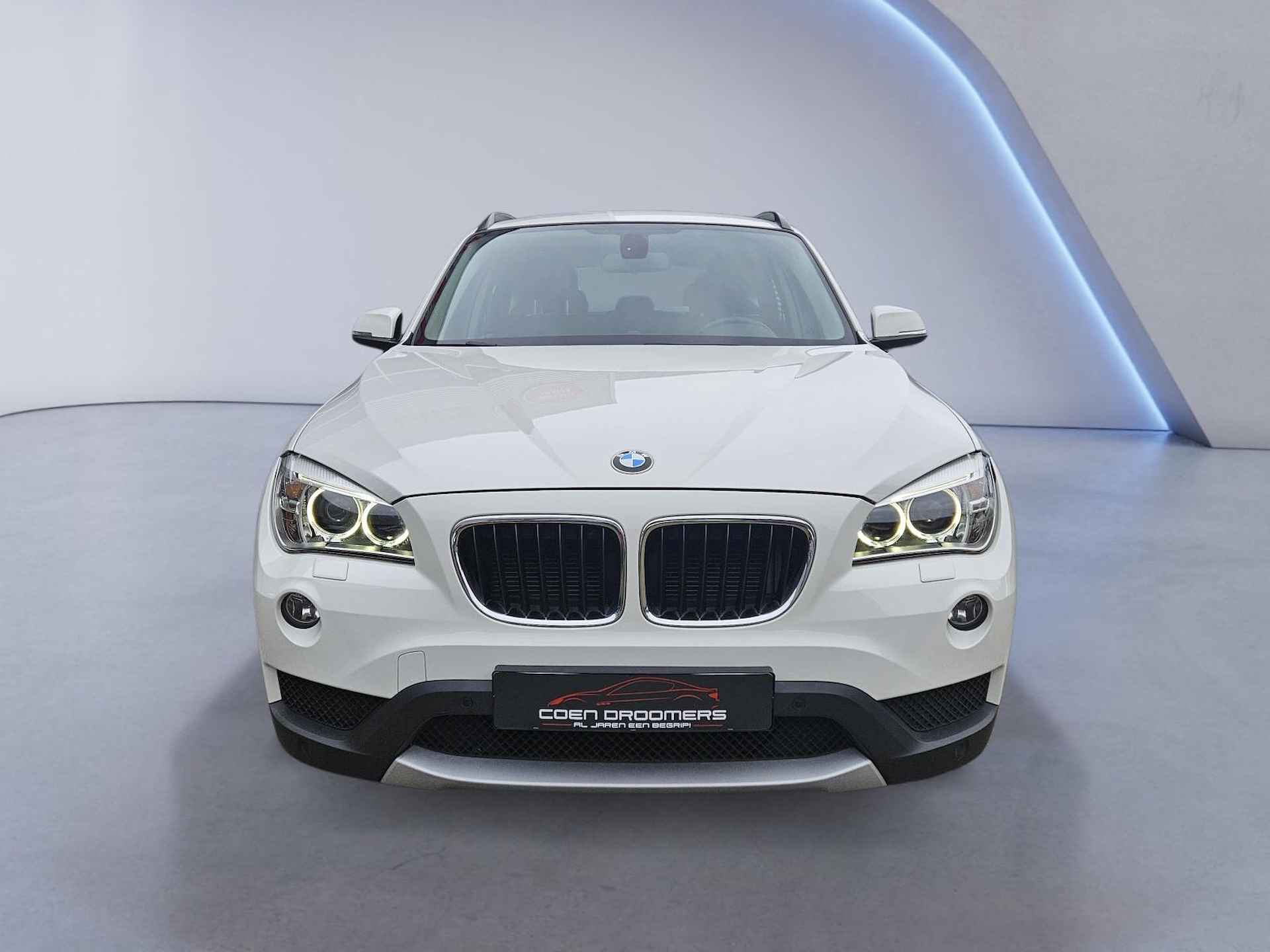 BMW X1 sDrive18i /Apple Carplay/Parkeersens. V+A/Licht&regensens./Stoelverw./Bi-Xenon/18''LMV/(MET GARANTIE*) - 8/30