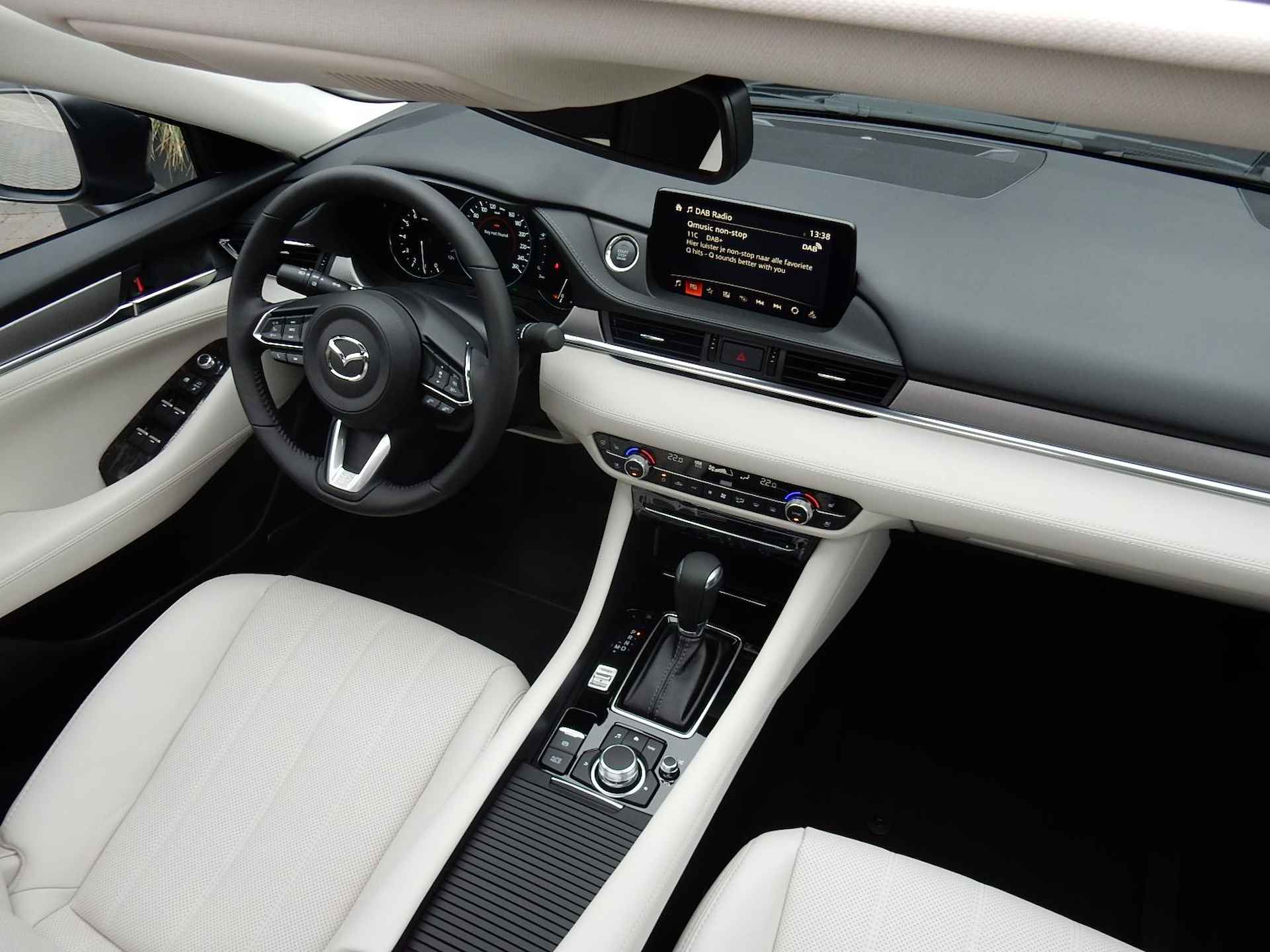 Mazda 6 SkyActiv-G 165 automaat Luxury met Wit leer en Sunroof *Trekhaak* *Dealeronderhouden* *VERWACHT* - 45/51