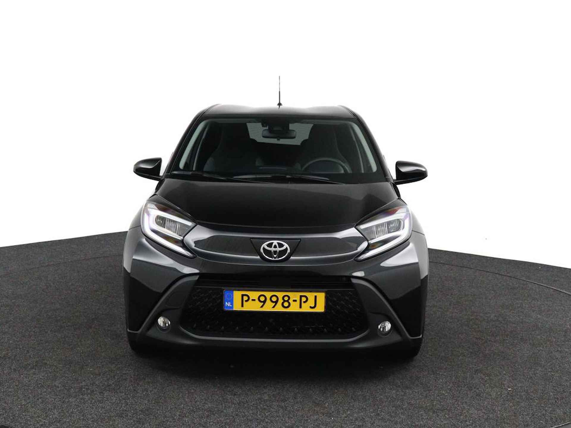 Toyota Aygo X 1.0 VVT-i MT first | Lichtmetalen Velgen | Automatische Airco | Privacy Glas | Achteruitrijcamera | Apple Carplay | Android Auto | - 7/42