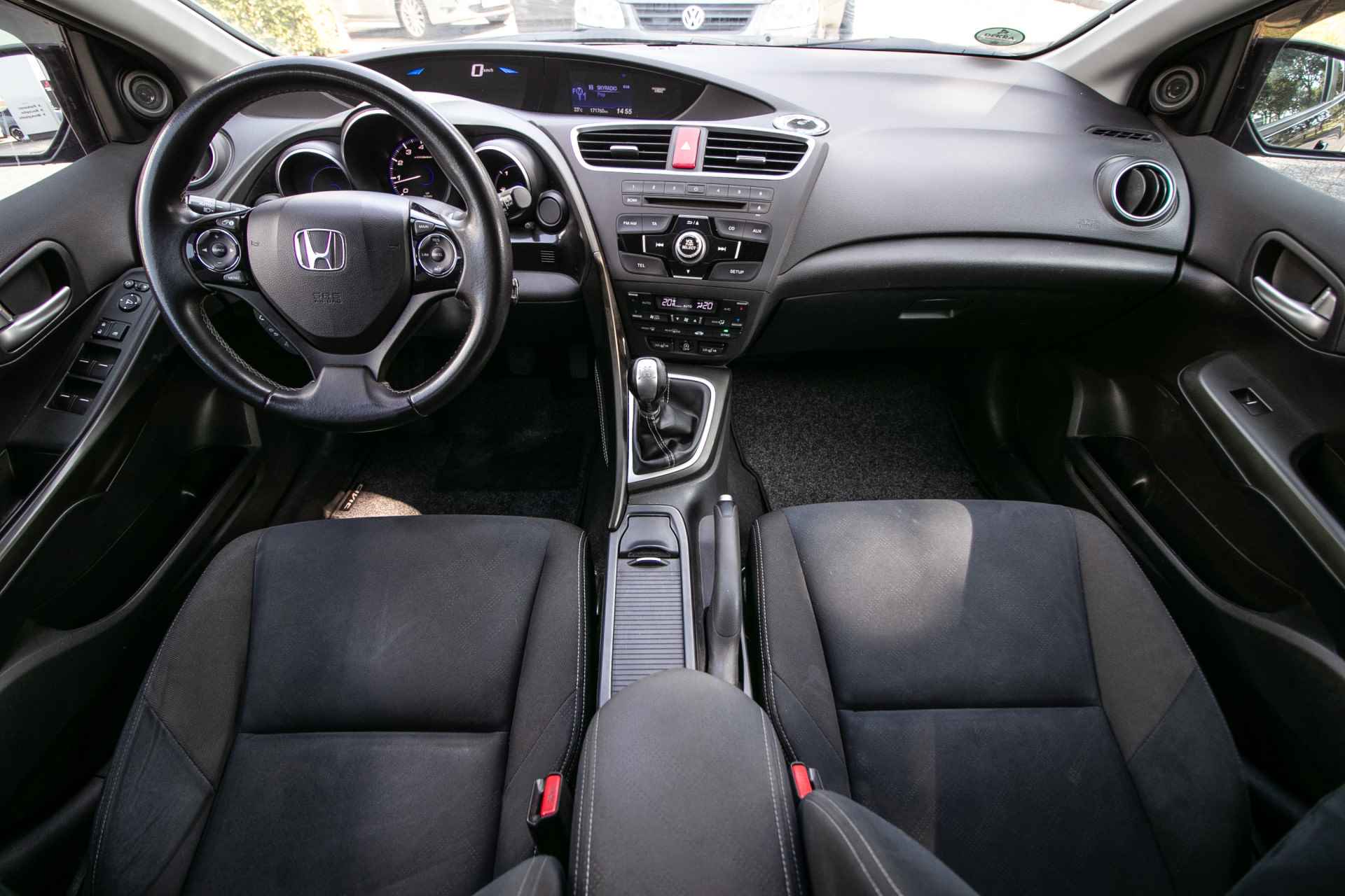 Honda Civic Tourer 1.8i-Vtec Sport - All in rijklaarprijs | Trekhaak | Dealer ond. | 12 mnd Bovag gar. - 12/35