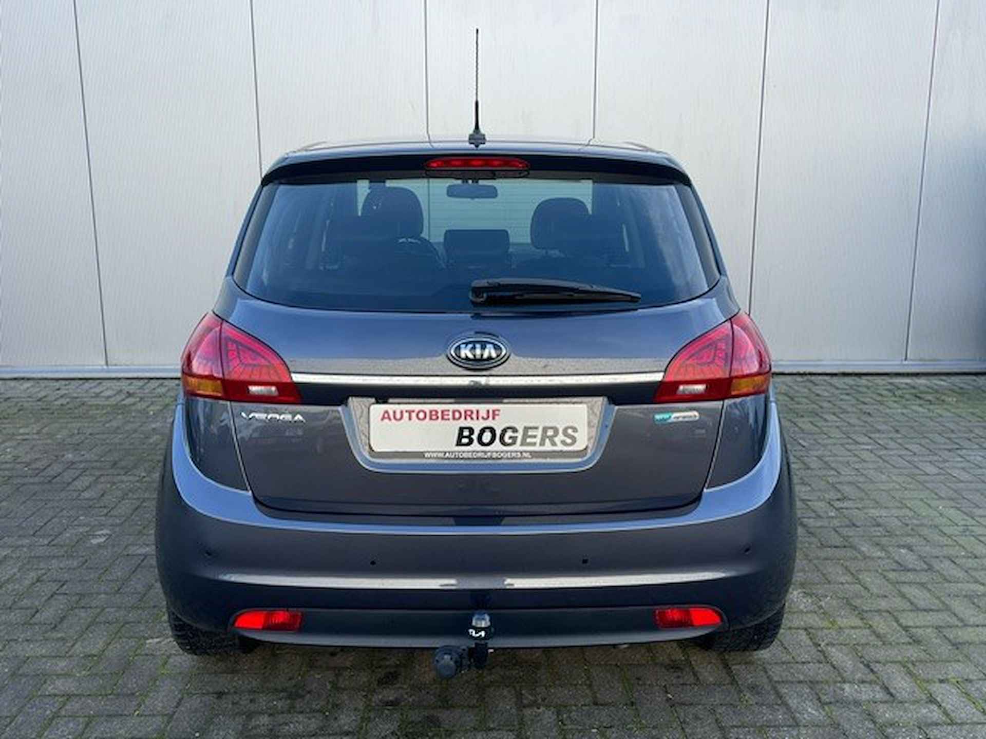 Kia Venga 1.4 CVVT DynamicPLusLine Navigatie, Climate control, Cruise Control, Trekhaak, 16"Lm, Achteruitrijcamera, Parkeersensoren - 23/24