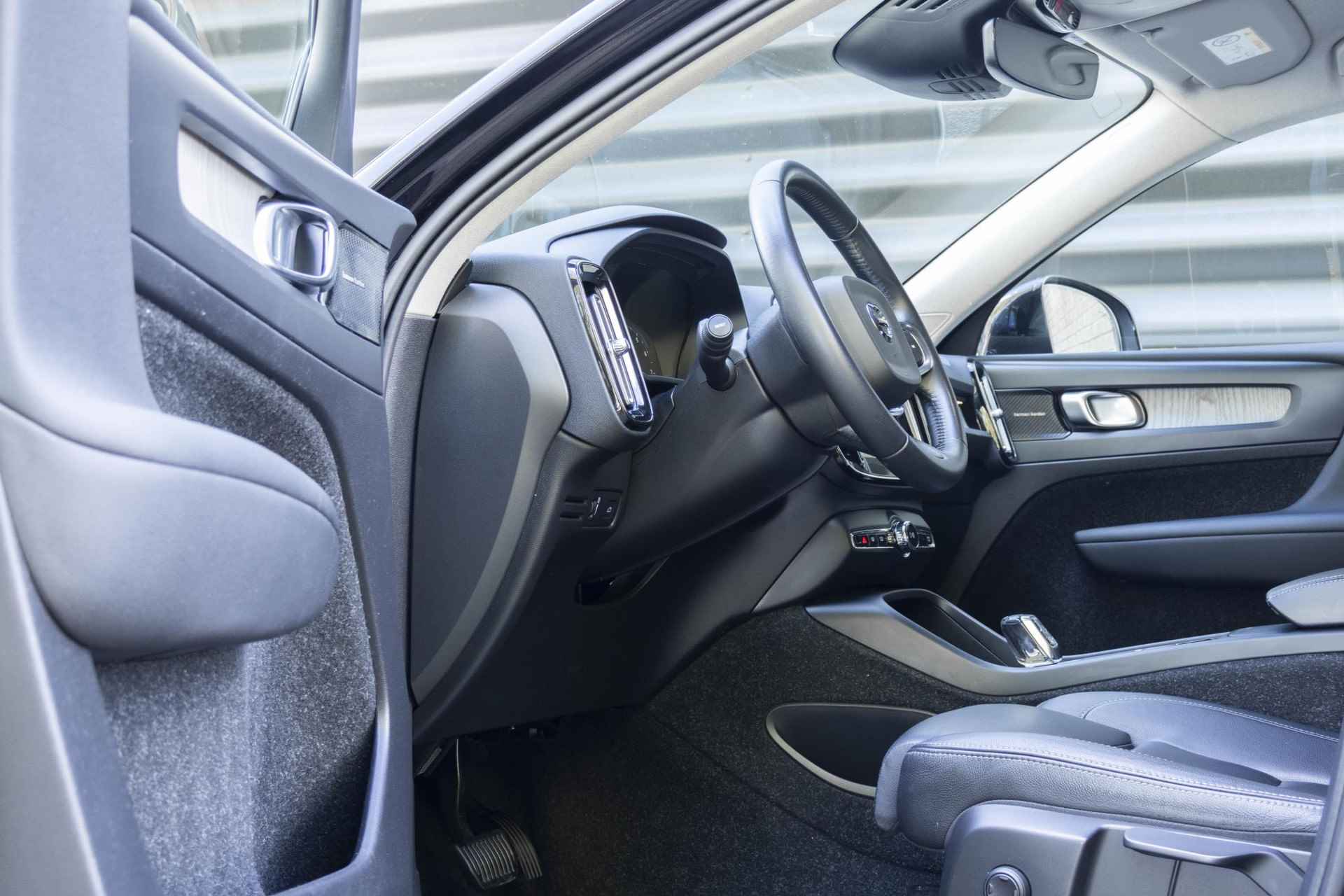 Volvo XC40 T3 Automaat Inscription | Premium Audio by Harman Kardon | Parkeerverwarming | Adaptive Cruise Control | Blind Spot | Park Assist voor en Achter | Parkeercamera - 15/36