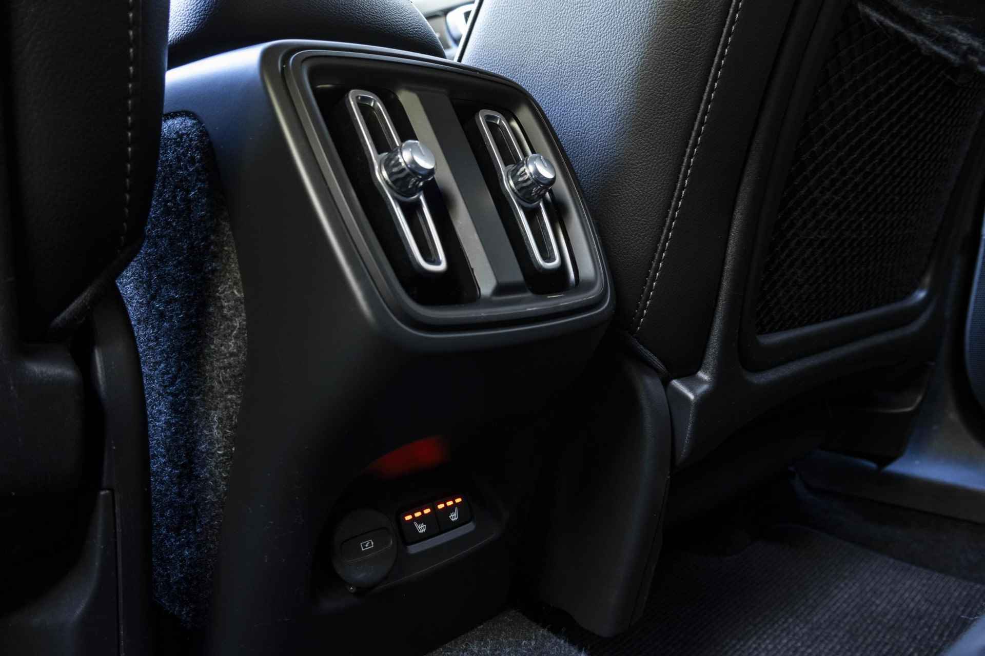 Volvo XC40 T3 Automaat Inscription | Premium Audio by Harman Kardon | Parkeerverwarming | Adaptive Cruise Control | Blind Spot | Park Assist voor en Achter | Parkeercamera - 30/36