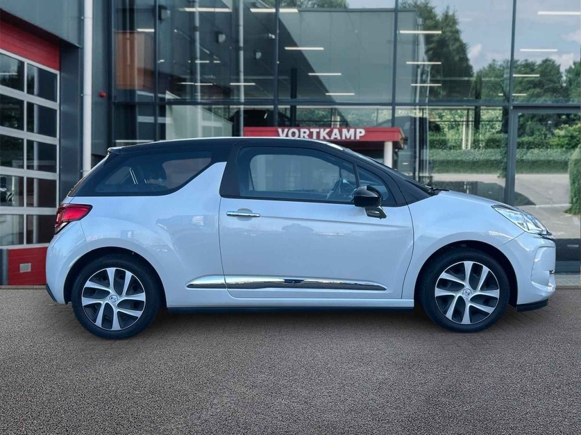 CITROEN Ds3 1.2 PURE TECH SO CHIC CAMERA/CRUISE/AIRCO - 4/22