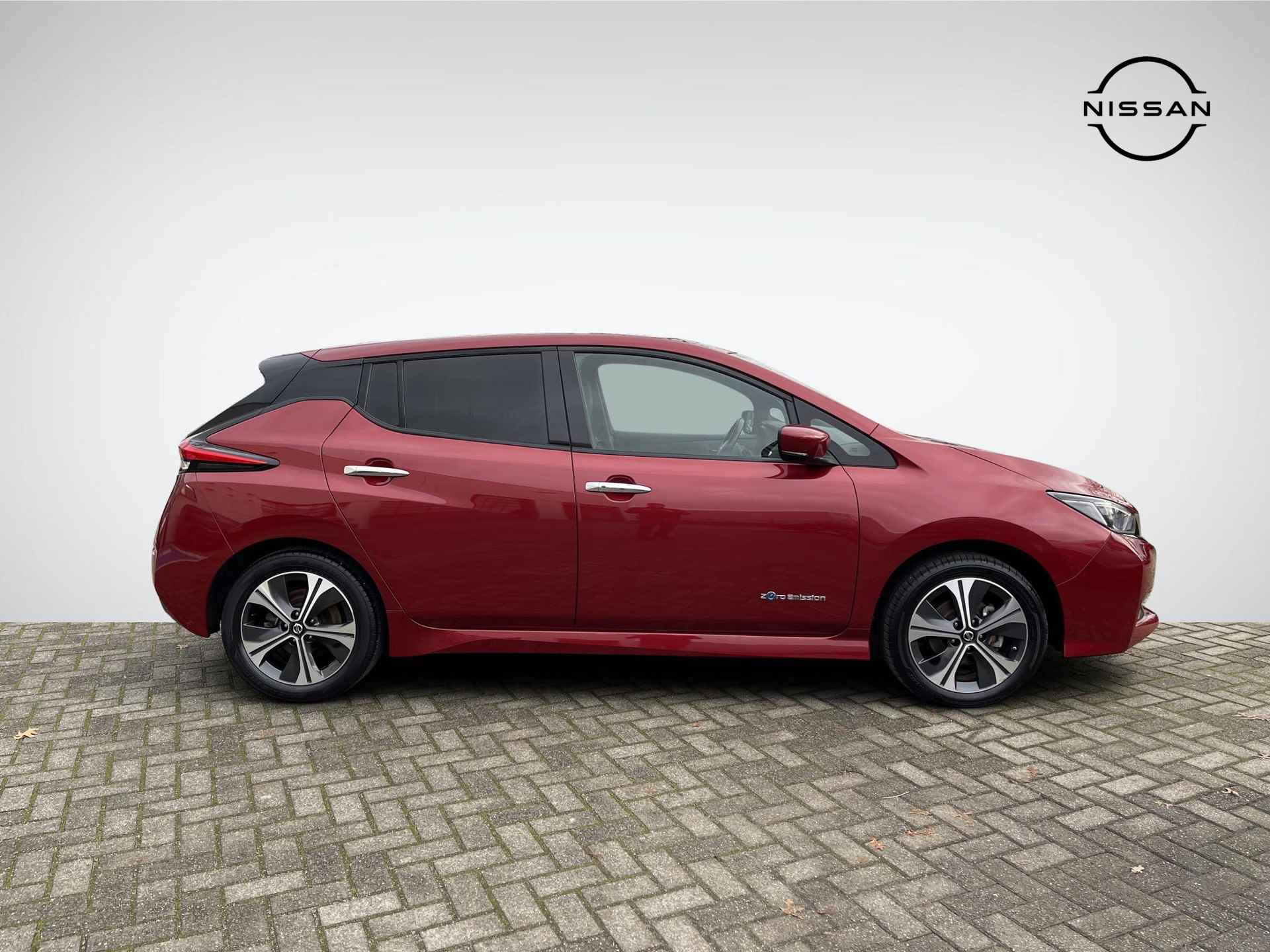 Nissan LEAF N-Connecta 40 kWh *SUBSIDIE MOGELIJK* | Adapt. Cruise Control | Navigatie | 360° Camera | Stuur- + Stoelverwarming | Apple Carplay/Android Auto | Rijklaarprijs! - 3/26