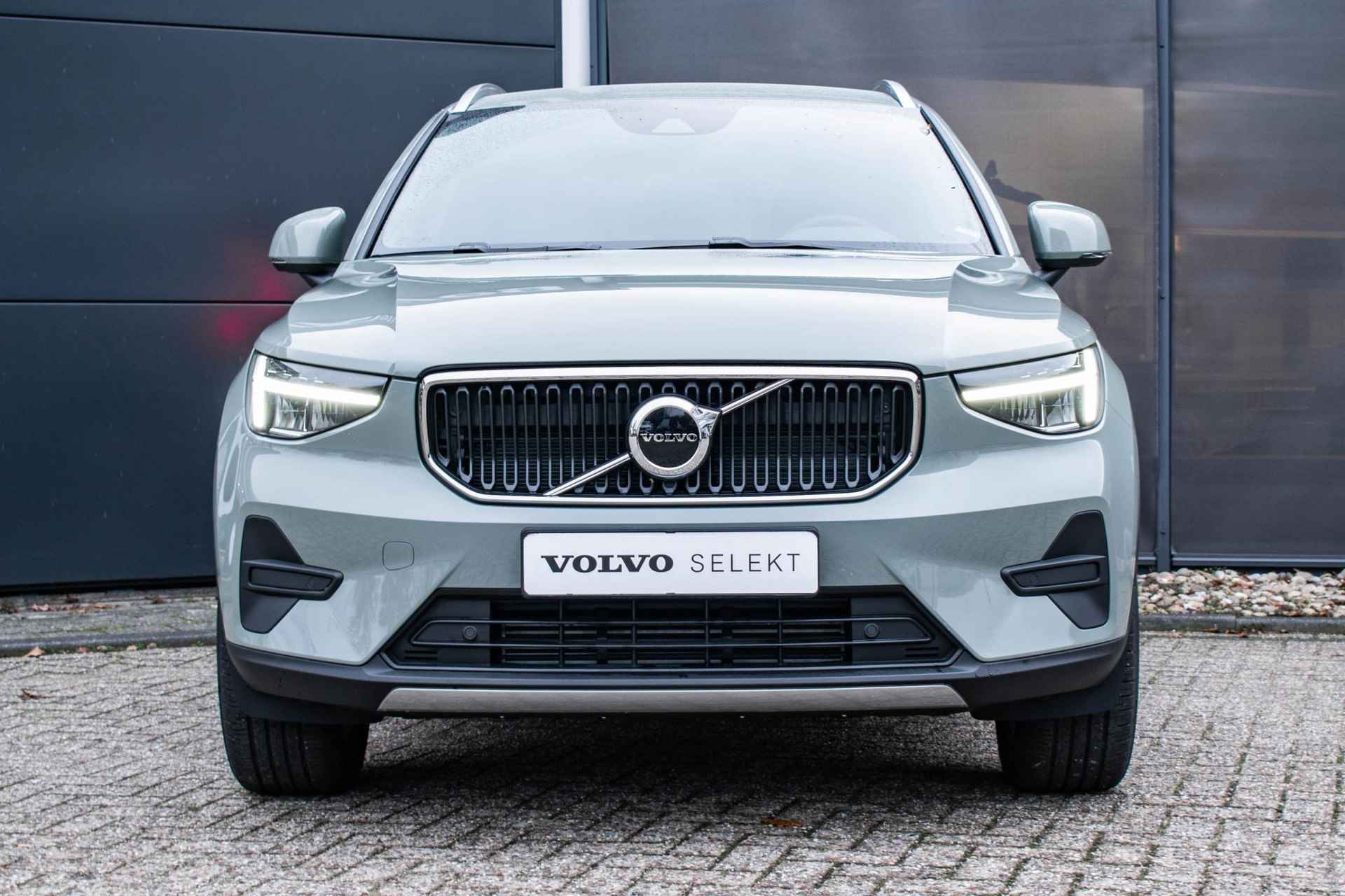 Volvo XC40 T2 Automaat  Core | Parkeercamera | 19"Lichtmetalen velgen | Park Assist voor en achter | Parkeercamera | Volvo on Call | DAB ontvanger - 7/28