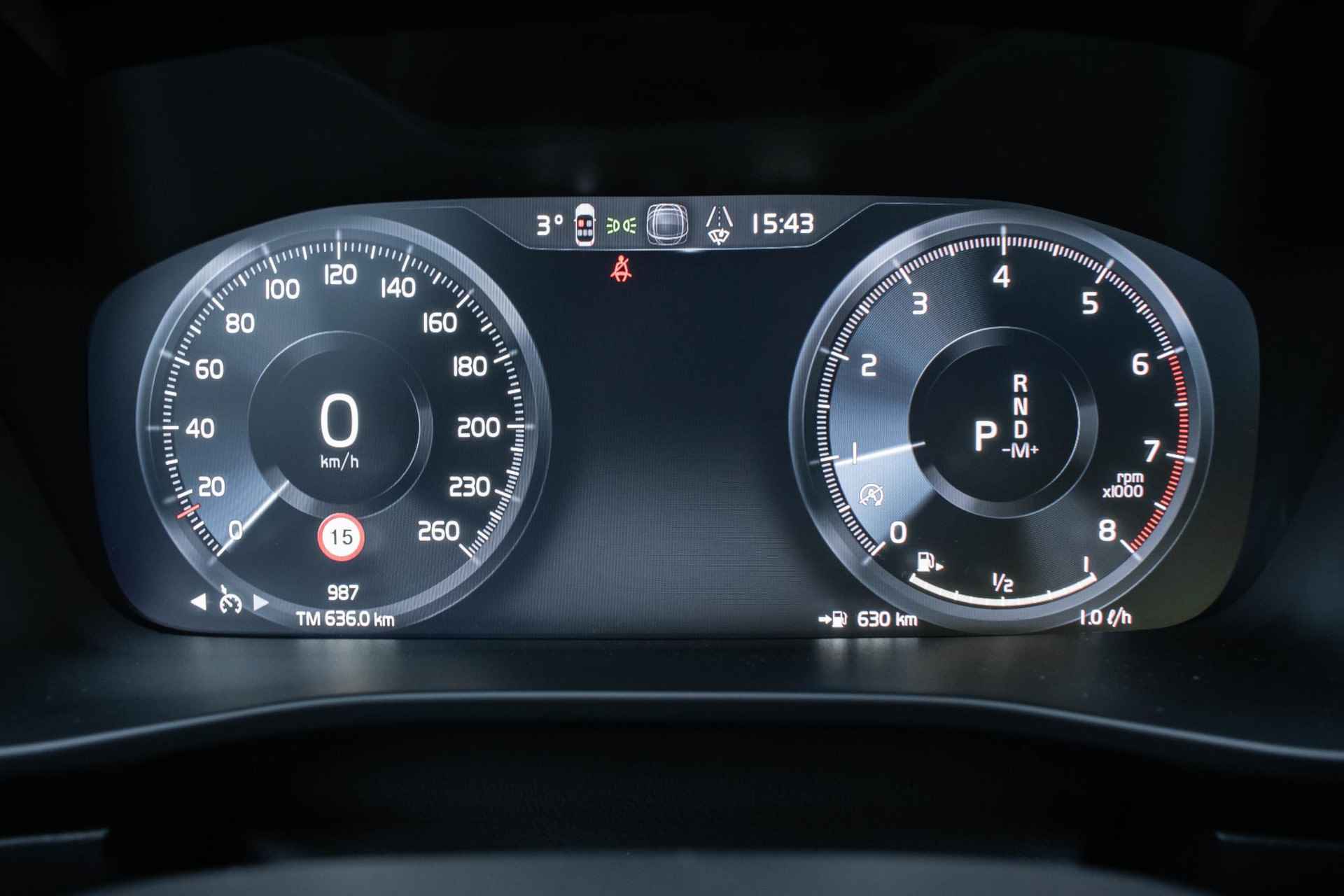 Volvo XC40 T2 Automaat  Core | Parkeercamera | 19"Lichtmetalen velgen | Park Assist voor en achter | Parkeercamera | Volvo on Call | DAB ontvanger - 17/28