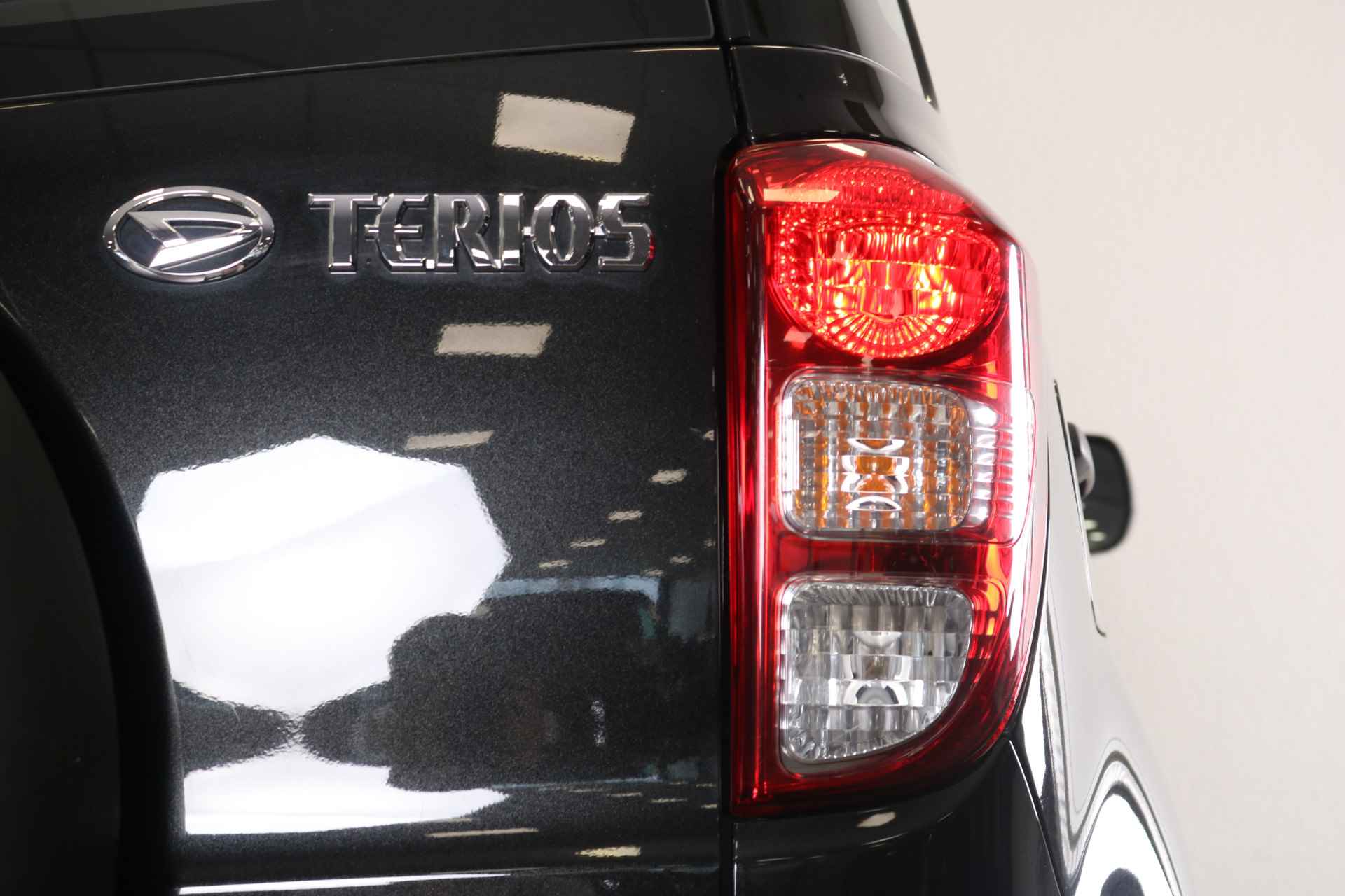 Daihatsu Terios 1.5-16V 2WD Explore Automaat | Airco | Radio/CD | Afneembare Trekhaak | Elektrische Ramen & Spiegels | - 9/34