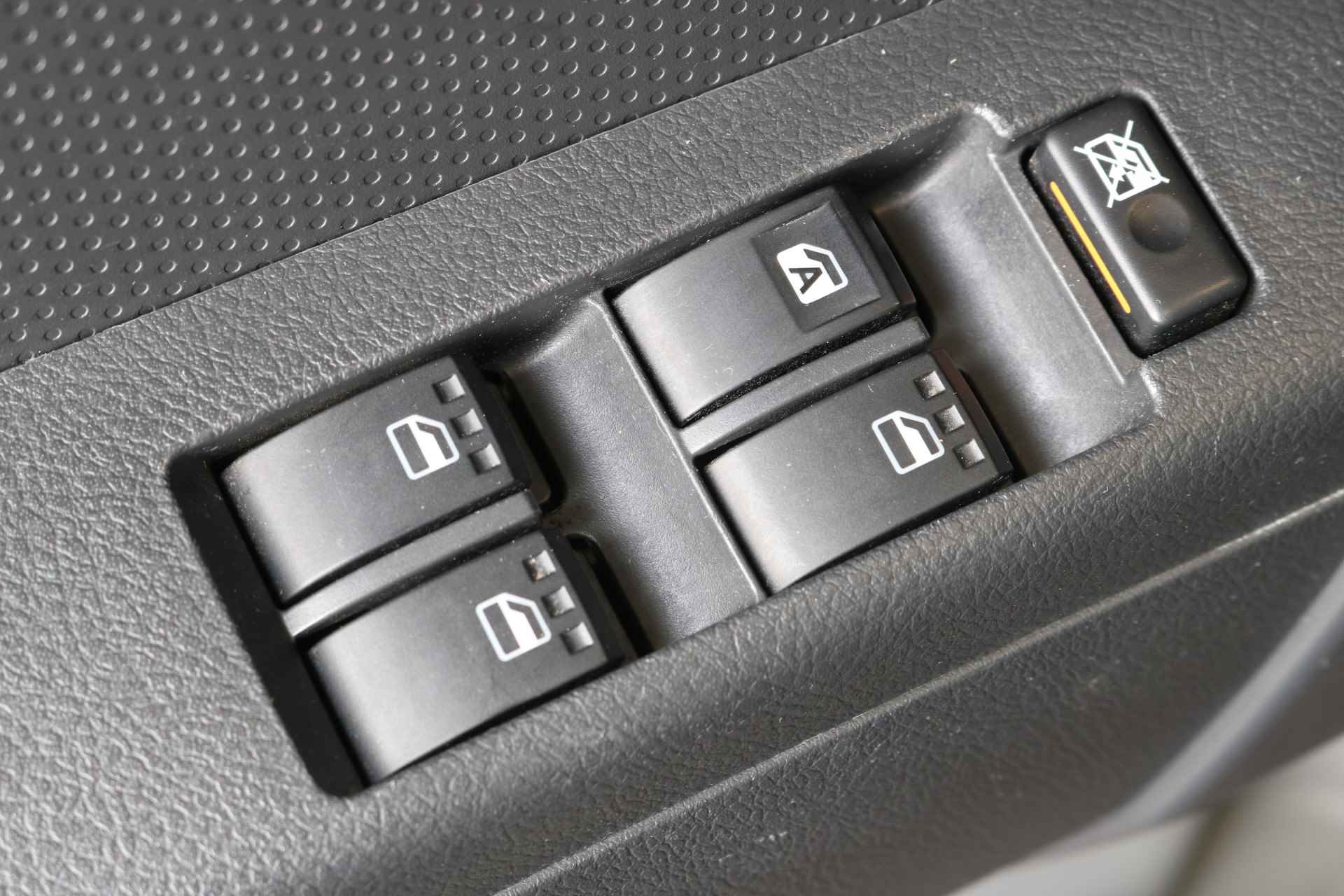 Daihatsu Terios 1.5-16V 2WD Explore Automaat | Airco | Radio/CD | Afneembare Trekhaak | Elektrische Ramen & Spiegels | - 19/34
