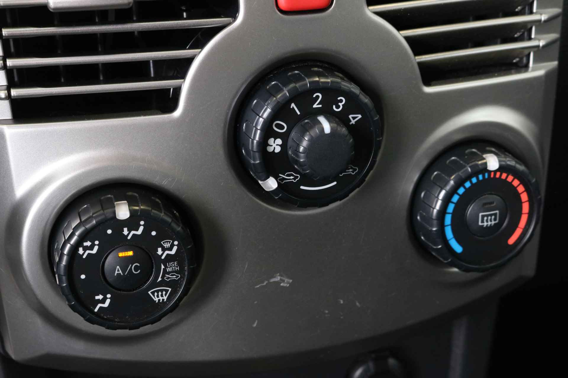 Daihatsu Terios 1.5-16V 2WD Explore Automaat | Airco | Radio/CD | Afneembare Trekhaak | Elektrische Ramen & Spiegels | - 29/34