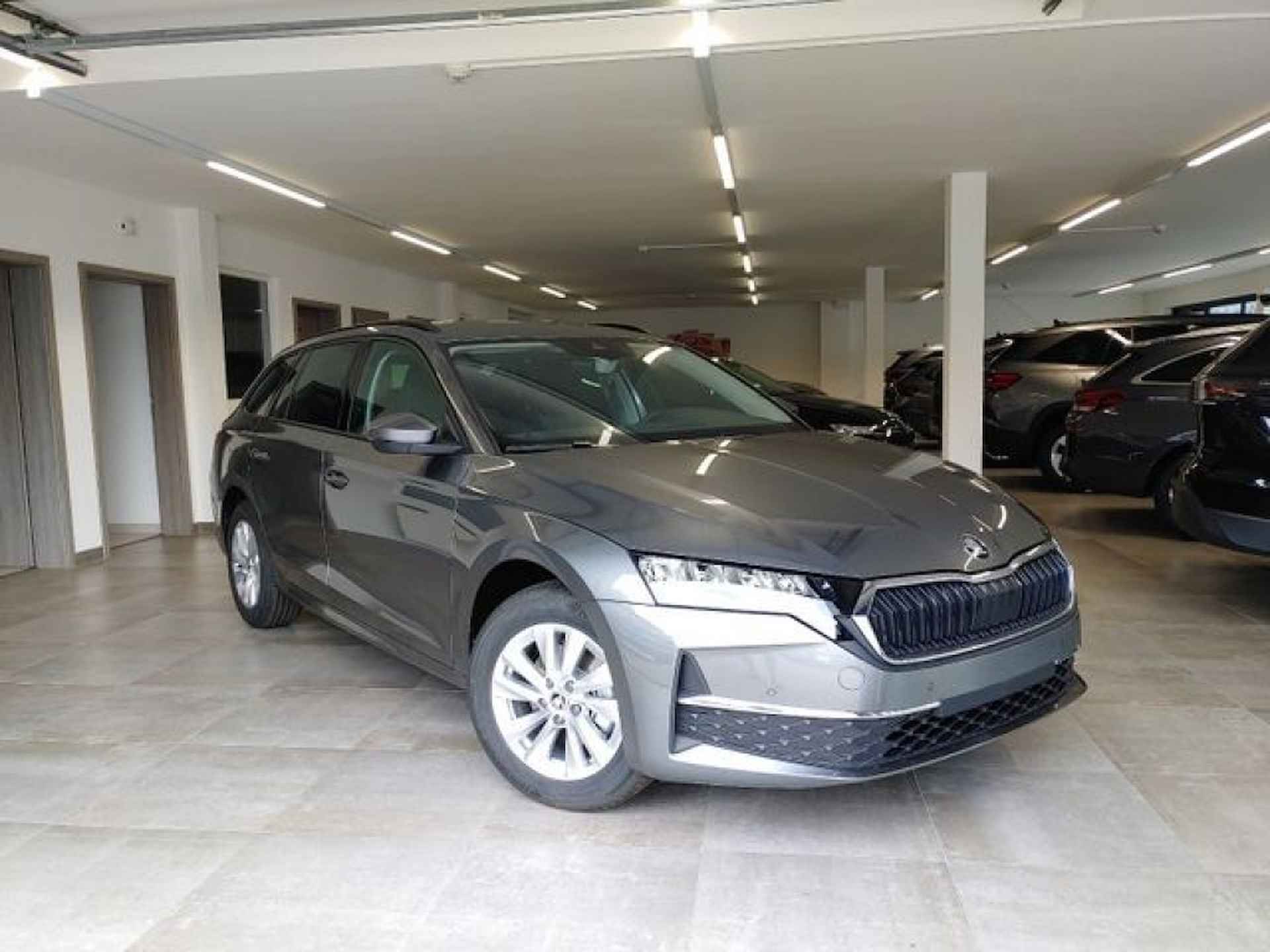 SKODA Octavia 1.5 TSI MHEV DSG SELECTION TREKHAAK/CARPLAY/PDC/STOELVERW - 2/17