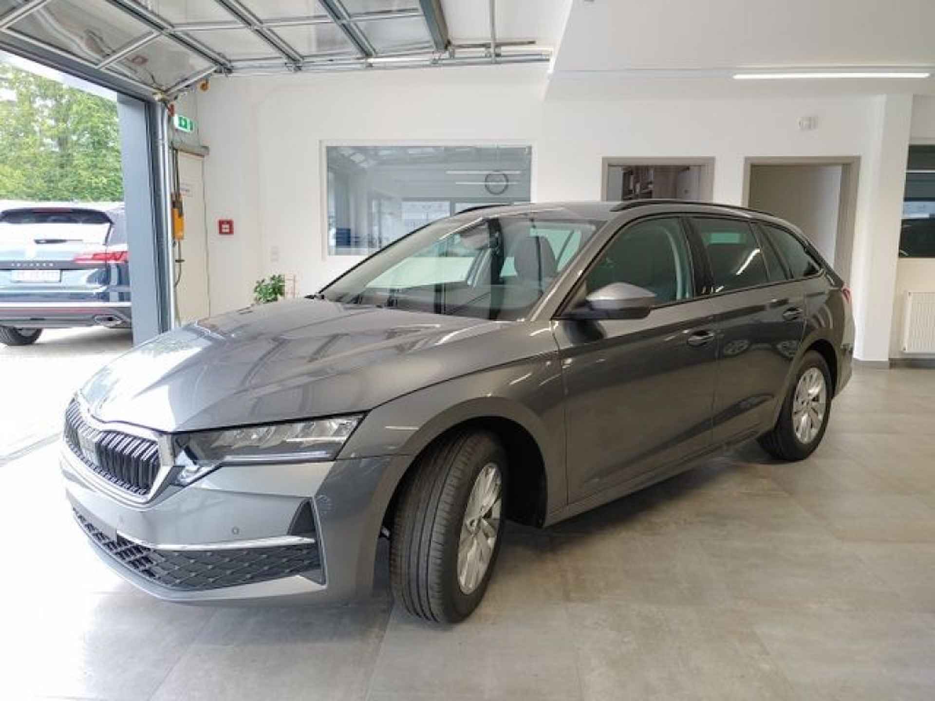 SKODA Octavia 1.5 TSI MHEV DSG SELECTION TREKHAAK/CARPLAY/PDC/STOELVERW - 3/17