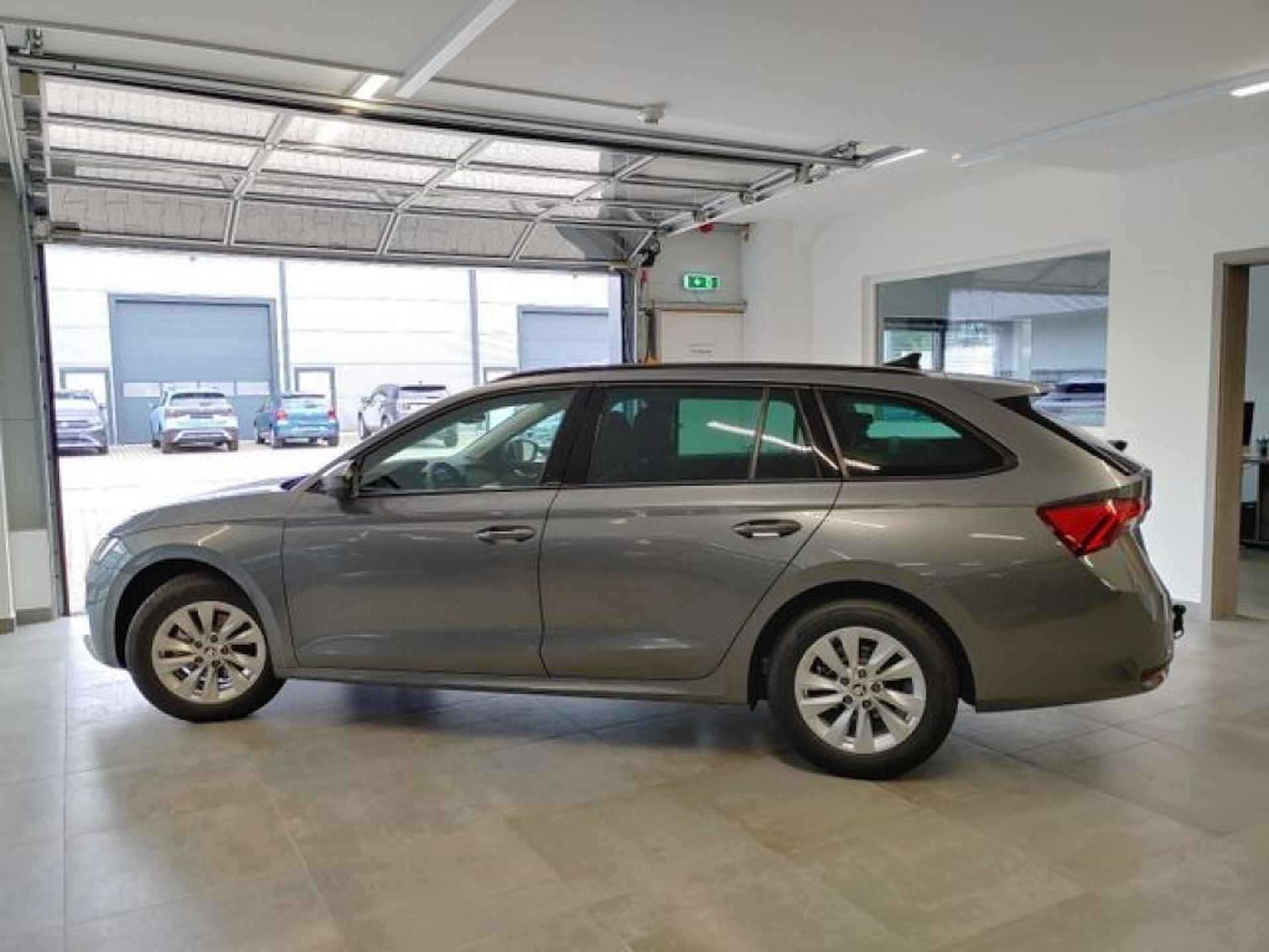 SKODA Octavia 1.5 TSI MHEV DSG SELECTION TREKHAAK/CARPLAY/PDC/STOELVERW - 5/17