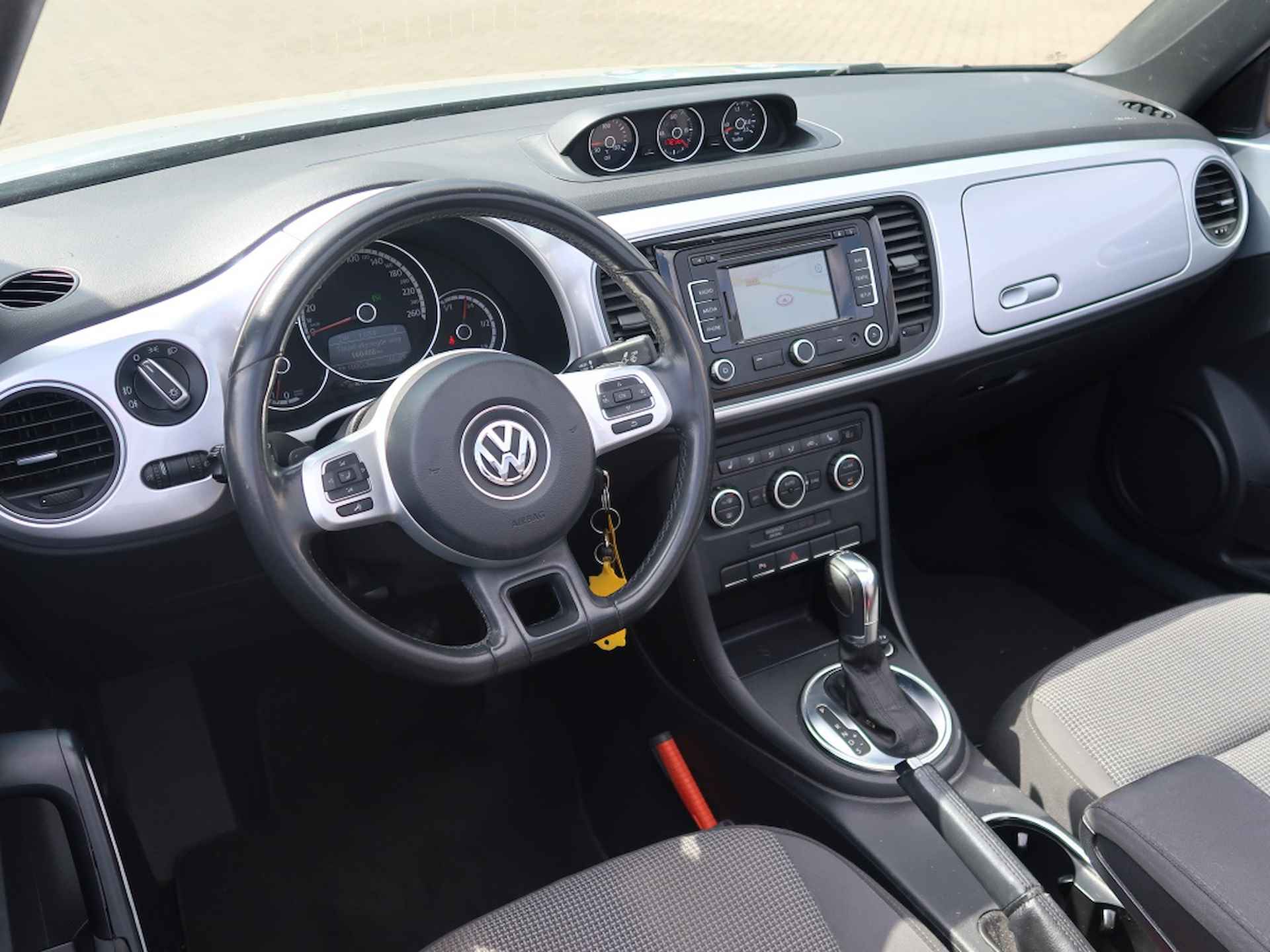 Volkswagen Beetle Cabriolet 1.2 TSI Design Automaat Navigatie / Stoelverwarming / Pdc - 8/22