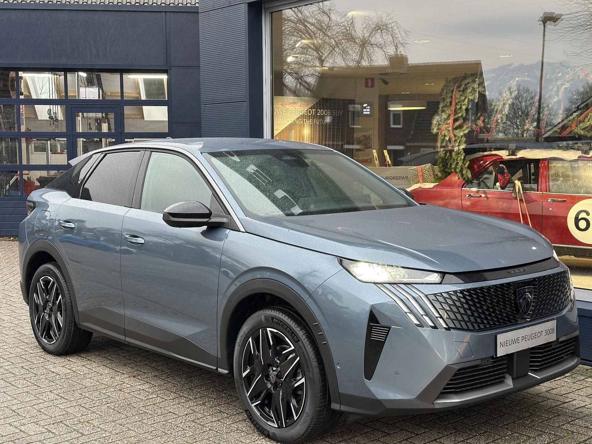 Peugeot 3008 1.2 Hybrid 136 Allure | Nieuwe Auto | Trekhaak 1200 KG Trekvermogen | Registratie 2025 mogelijk | Panoramic Navigation Pack | 360 Vision & Drive Assist Pack | Climate Control | Stuurverwarming | Camera | Adaptieve Cruise Control | 19 Inch Lichtmetalen Velgen | LED Verlichting | - 10/50