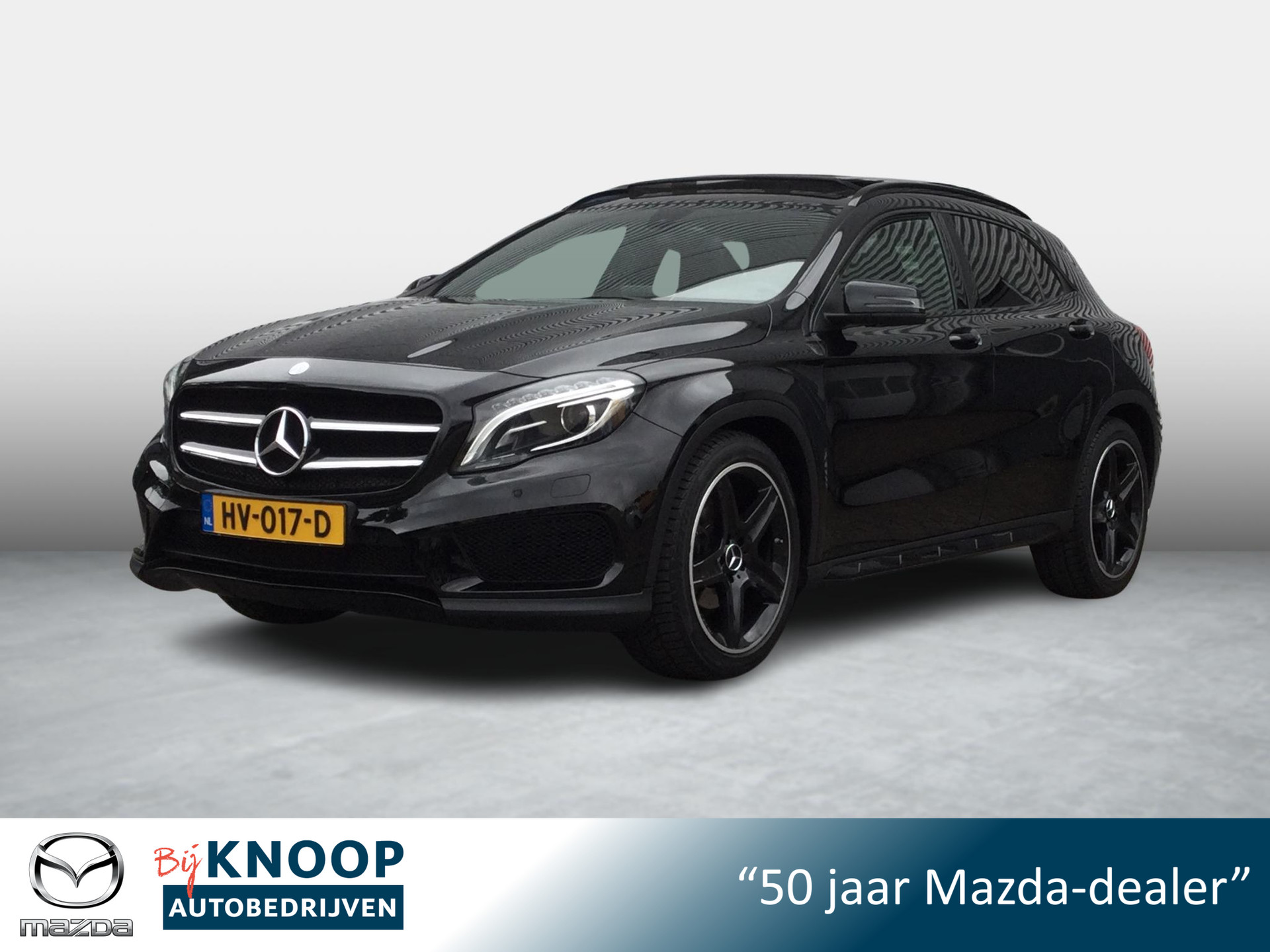 Mercedes-Benz GLA-klasse 180 AMG Night Edition | NL-auto | Panoramadak | Sportstoelen | Camera |