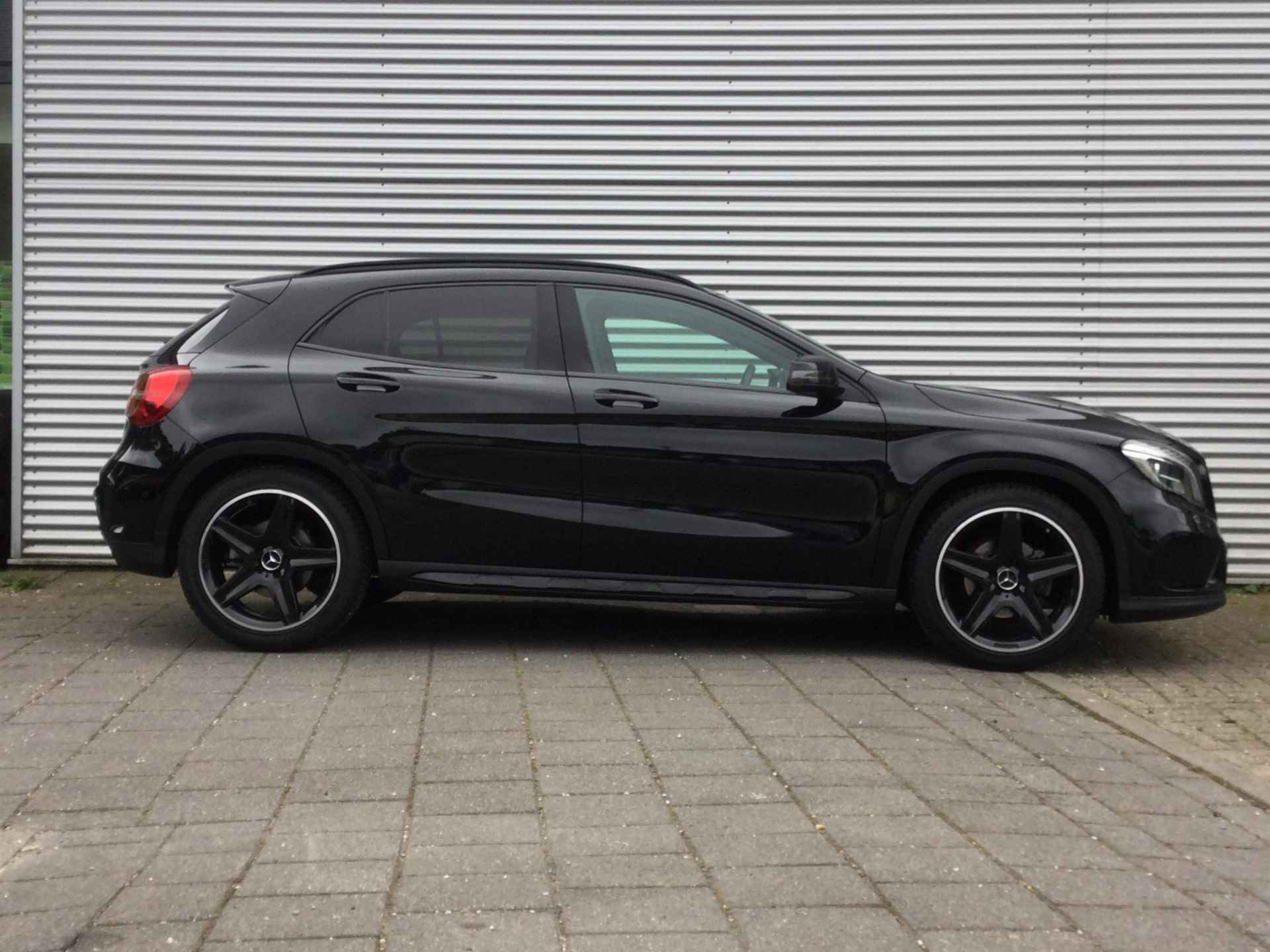 Mercedes-Benz GLA-klasse 180 AMG Night Edition | NL-auto | Panoramadak | Sportstoelen | Camera | - 5/30