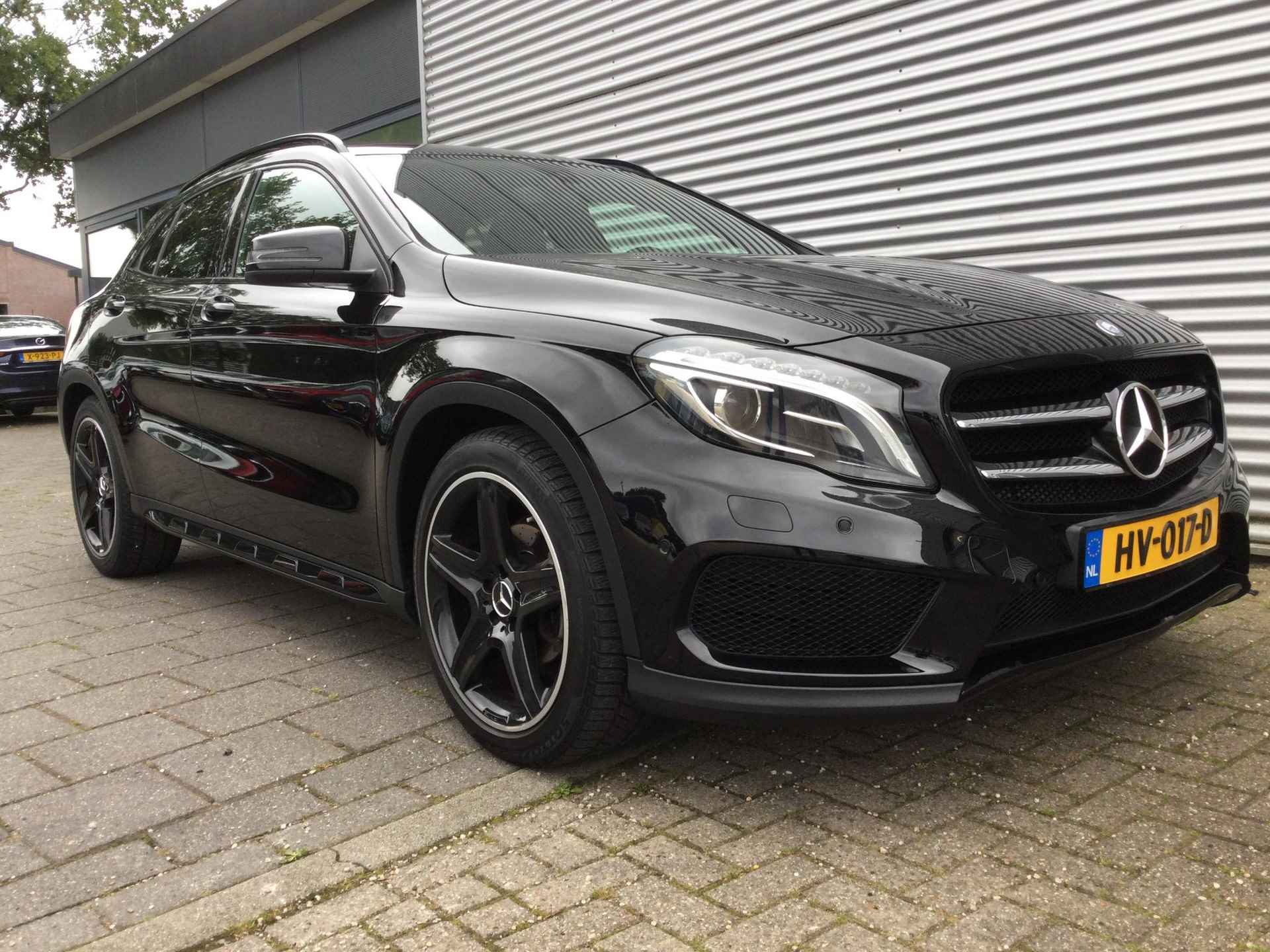 Mercedes-Benz GLA-klasse 180 AMG Night Edition | NL-auto | Panoramadak | Sportstoelen | Camera | - 6/30