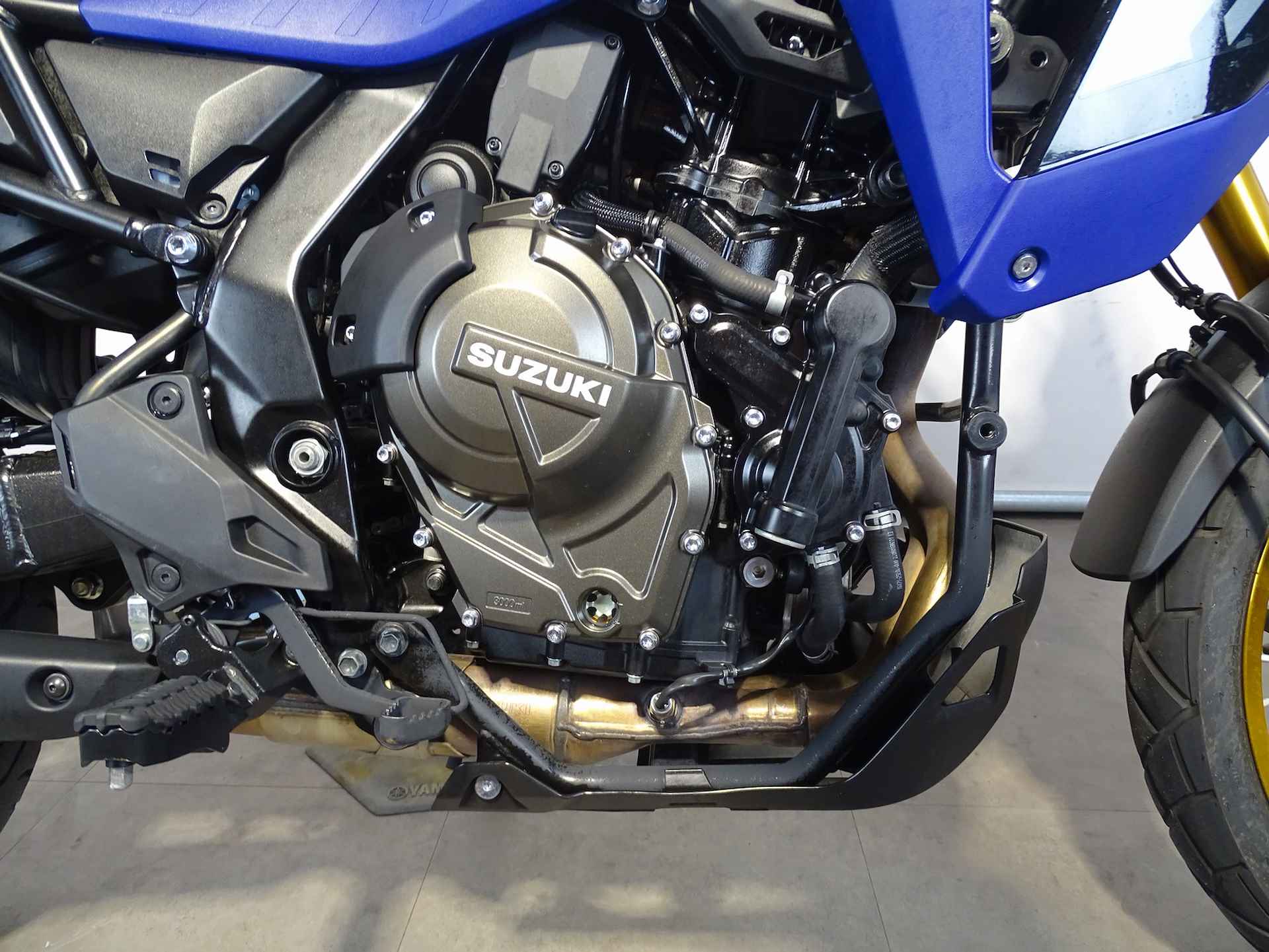 Suzuki DL 800 DE V-STROM - 4/10