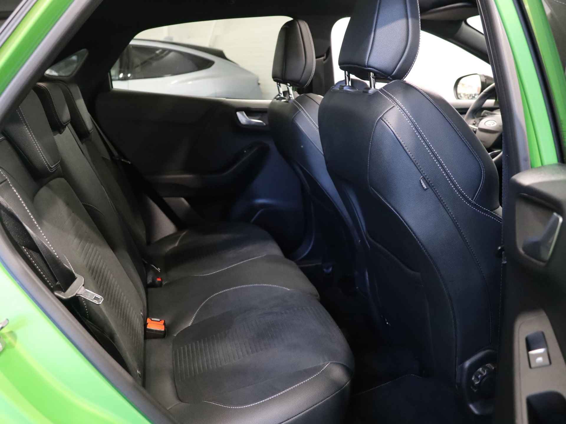 Ford Puma 1.5 EcoBoost ST-X | 200 PK | Performance Pack | Mean Green | Panorama Dak | Elektrische Achterklep | Driver Assistance Pack - 17/45