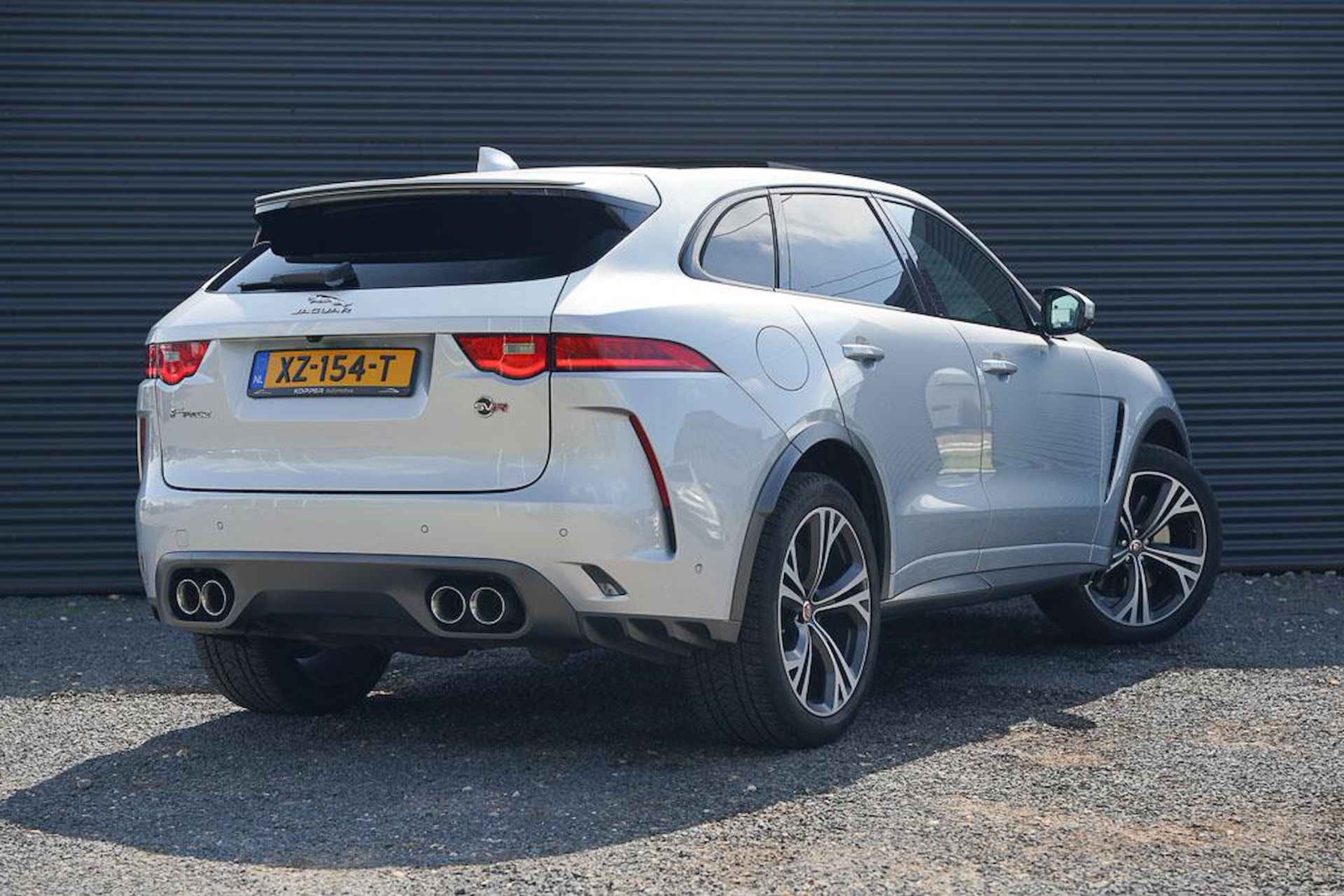 Jaguar F-PACE 5.0 V8 S/C AWD SVR / NL Auto / Pano / Meridian Surround / Trekhaak - 5/64