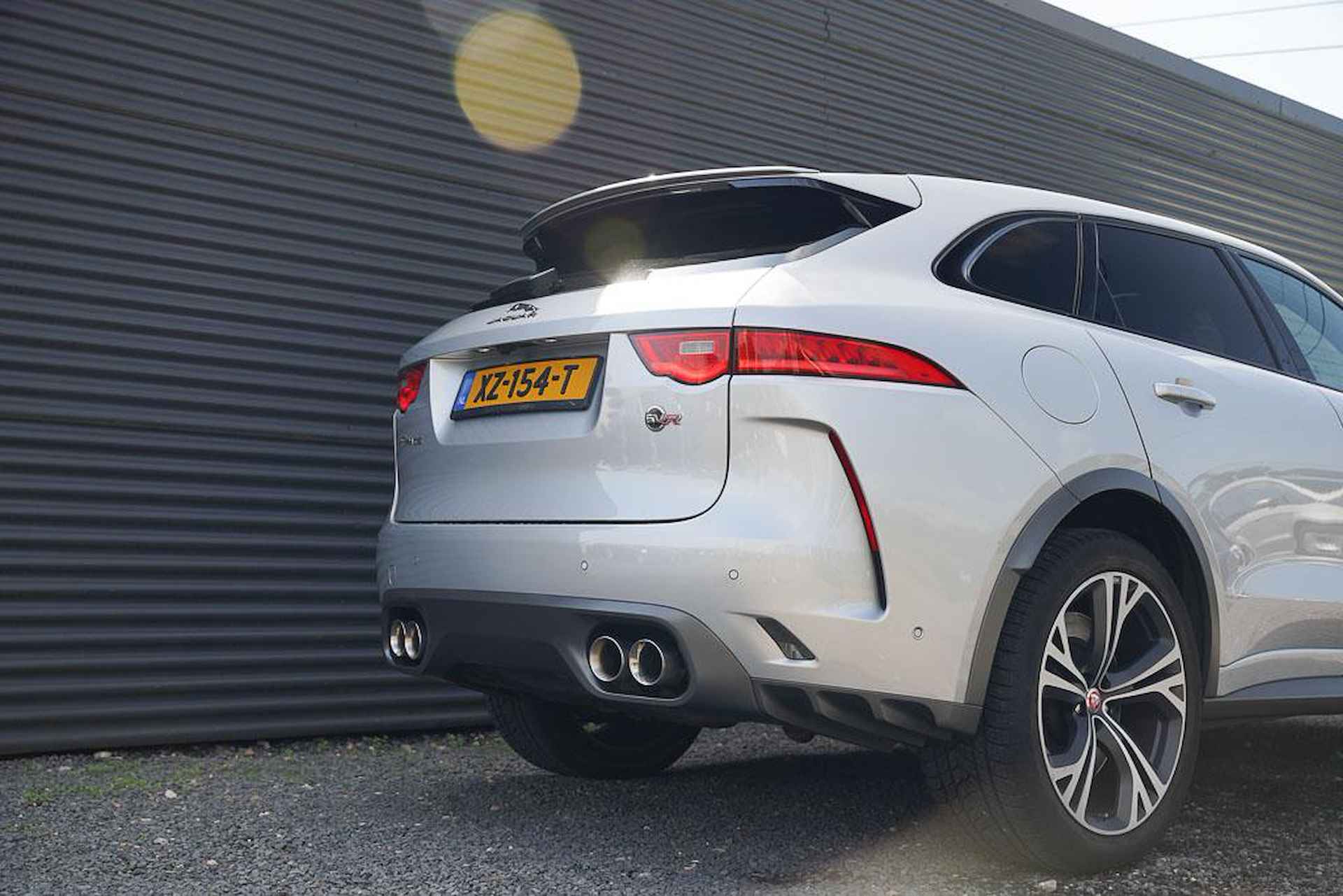 Jaguar F-PACE 5.0 V8 S/C AWD SVR / NL Auto / Pano / Meridian Surround / Trekhaak - 35/64