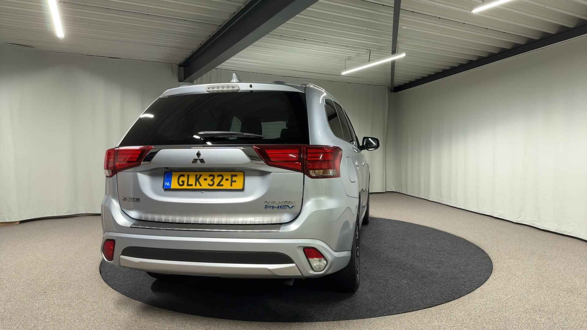 Mitsubishi Outlander 2.0 PHEV Premium Automaat Trekhaak - 14/46