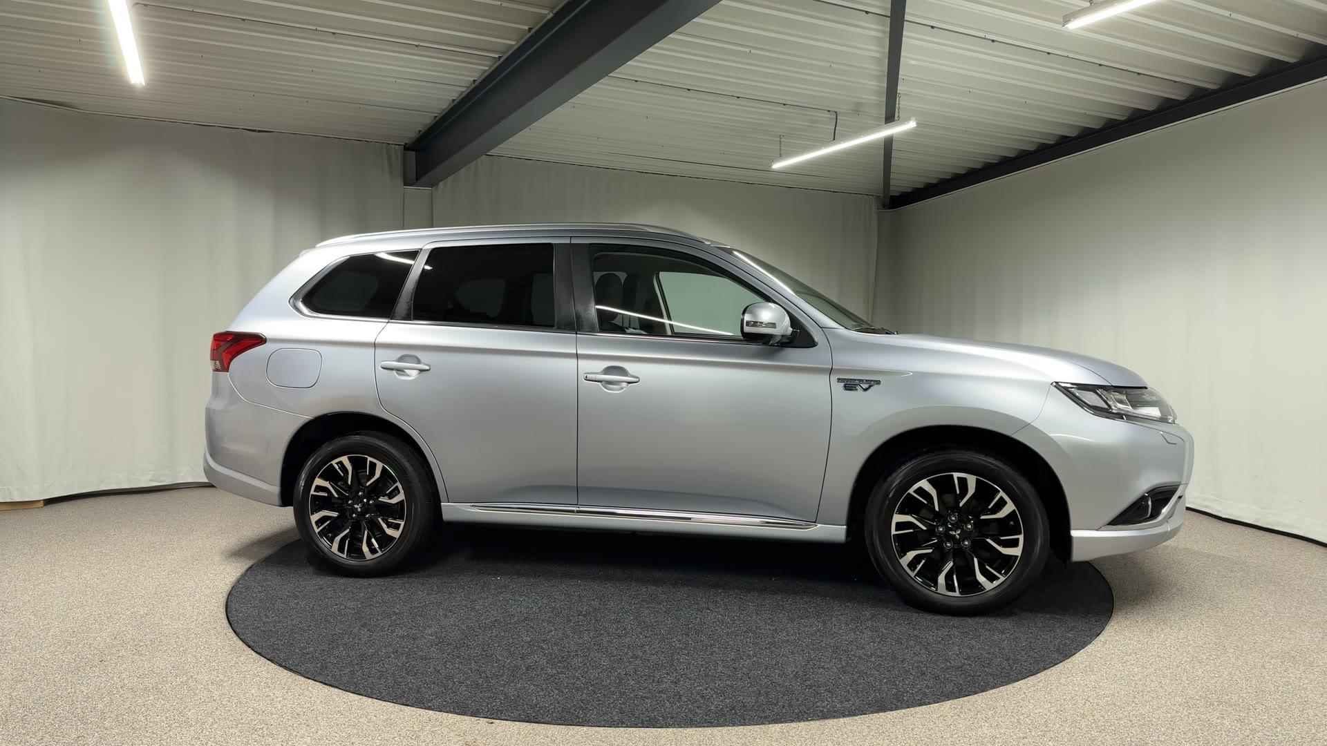 Mitsubishi Outlander 2.0 PHEV Premium Automaat Trekhaak - 16/46