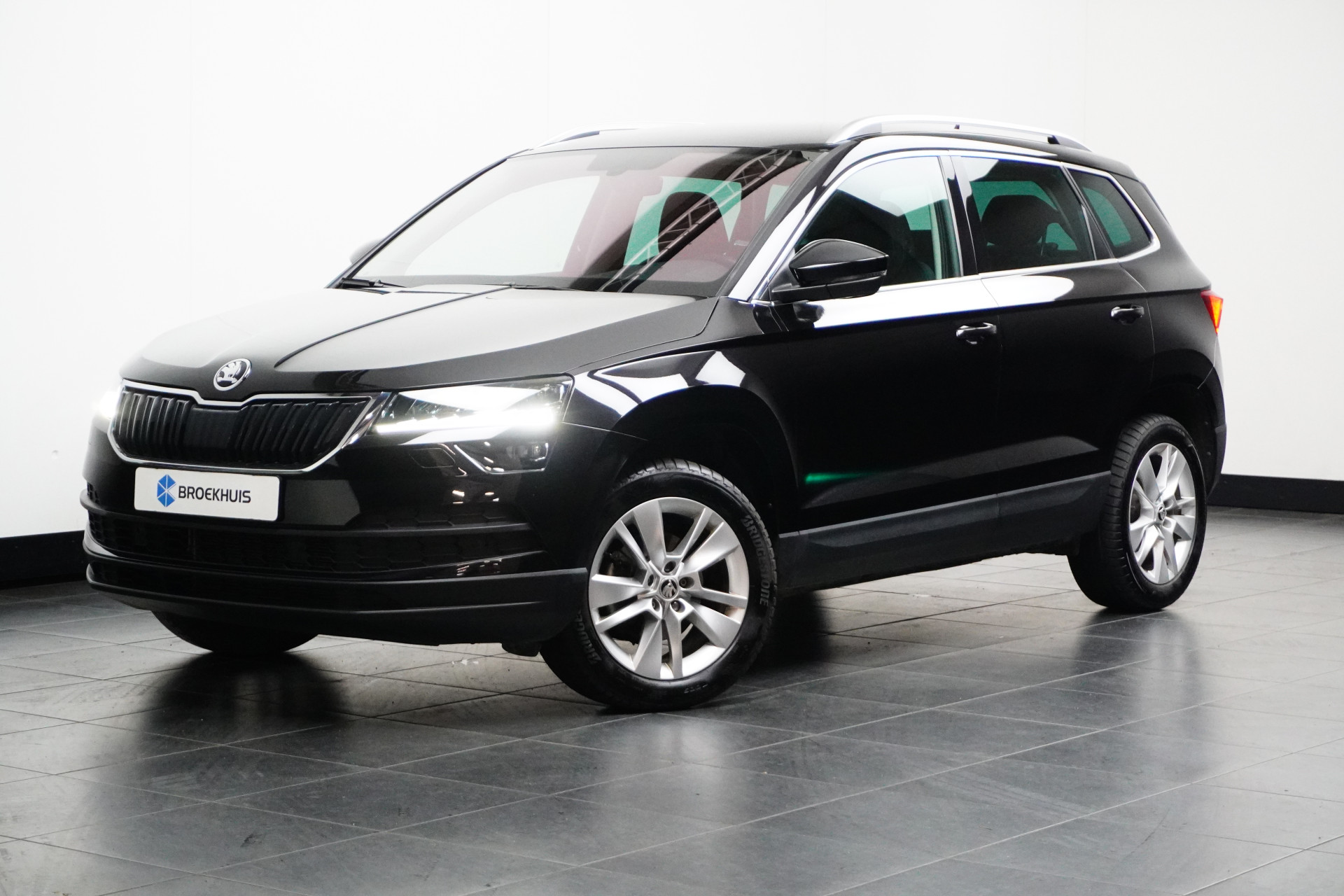 Škoda Karoq 1.5 TSI ACT 150PK Style Navigatie| Leder\alcantara| achteruitrijcamera| Acc | Winterpakket |