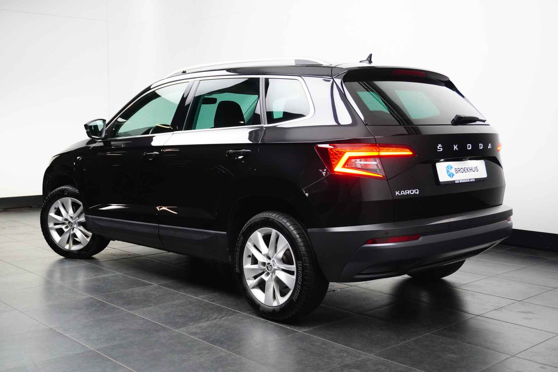 Škoda Karoq 1.5 TSI ACT 150PK Style Navigatie| Leder\alcantara| achteruitrijcamera| Acc | Winterpakket | - 6/24