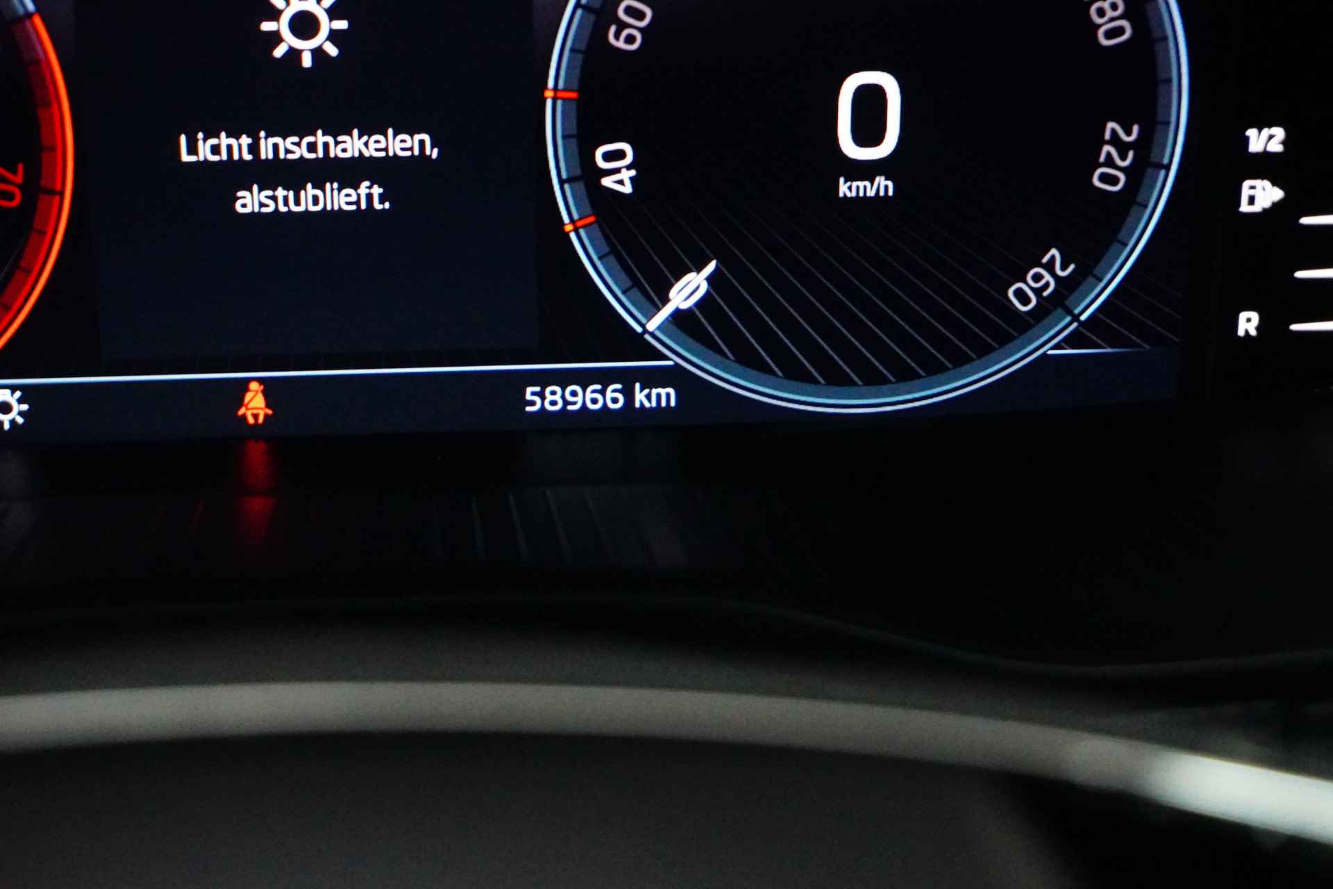 Škoda Karoq 1.5 TSI ACT 150PK Style Navigatie| Leder\alcantara| achteruitrijcamera| Acc | Winterpakket | - 17/24