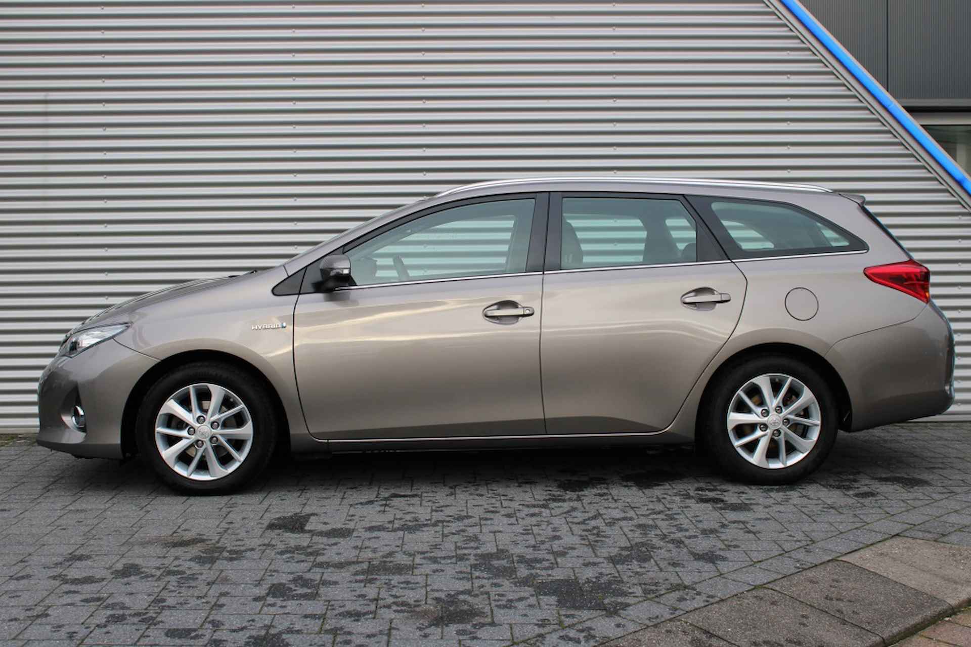 Toyota Auris Touring Sports 1.8 Hybrid Dynamic Automaat. Dealer onderhouden! - 6/29