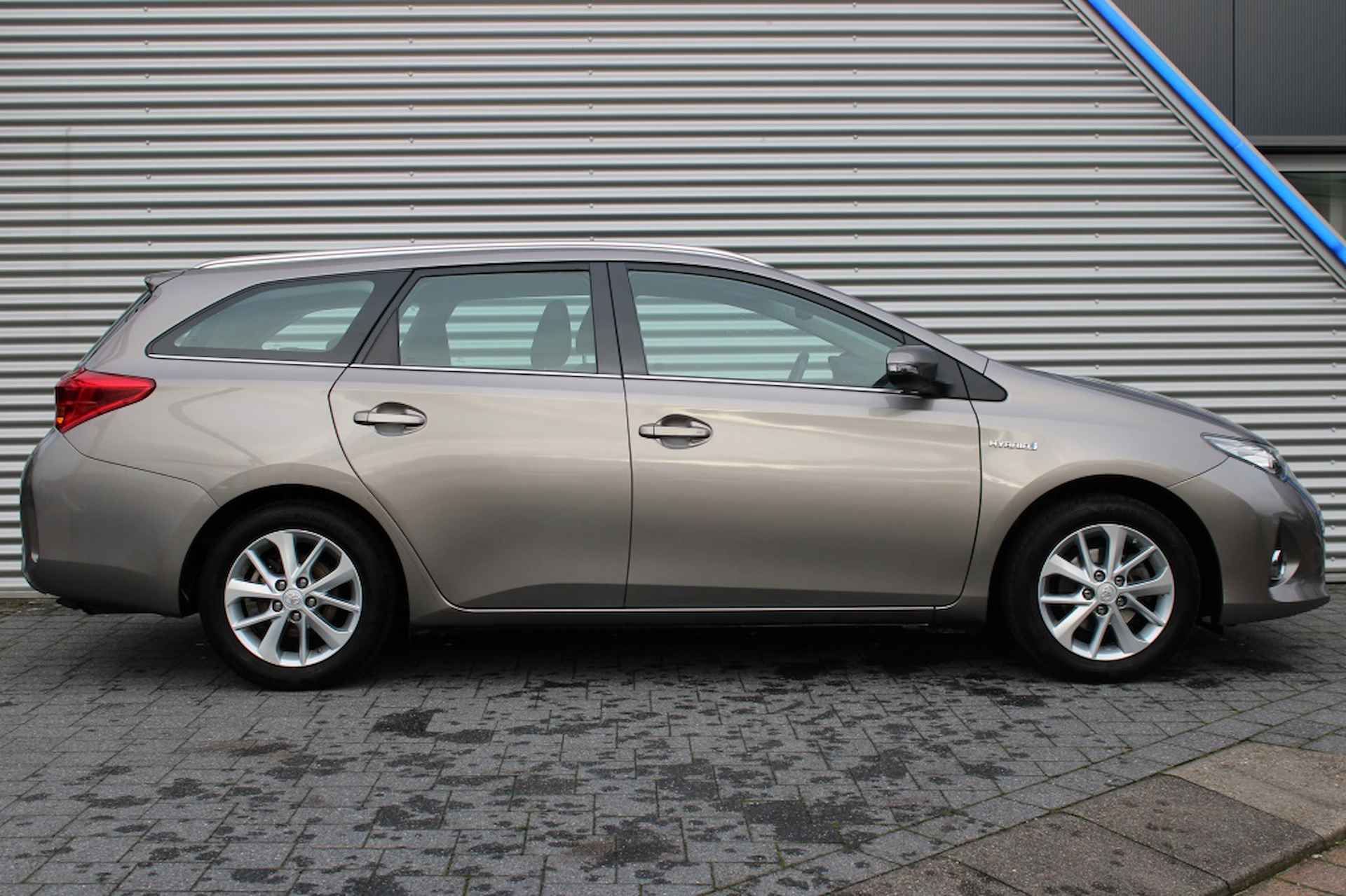 Toyota Auris Touring Sports 1.8 Hybrid Dynamic Automaat. Dealer onderhouden! - 8/29