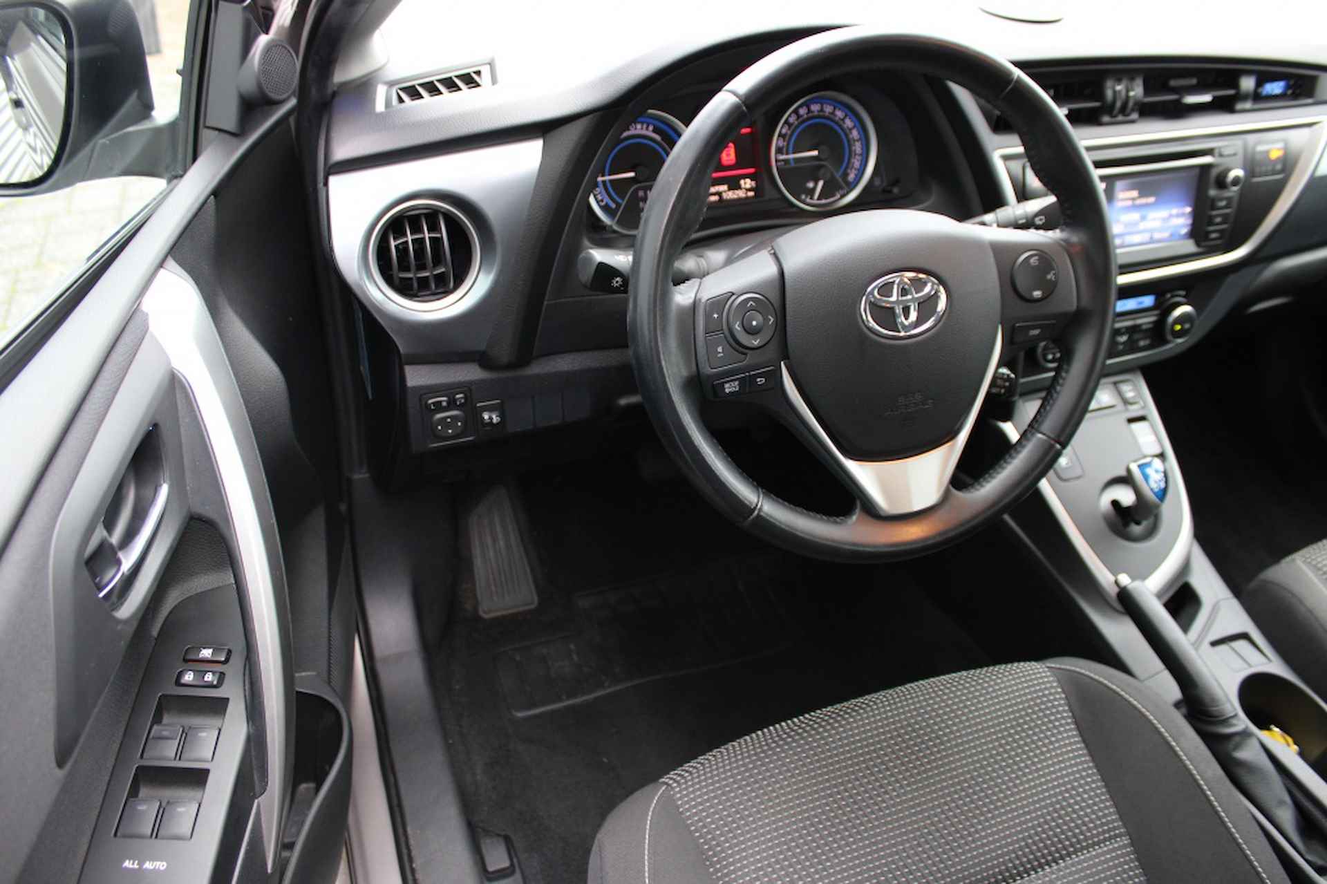 Toyota Auris Touring Sports 1.8 Hybrid Dynamic Automaat. Dealer onderhouden! - 5/29