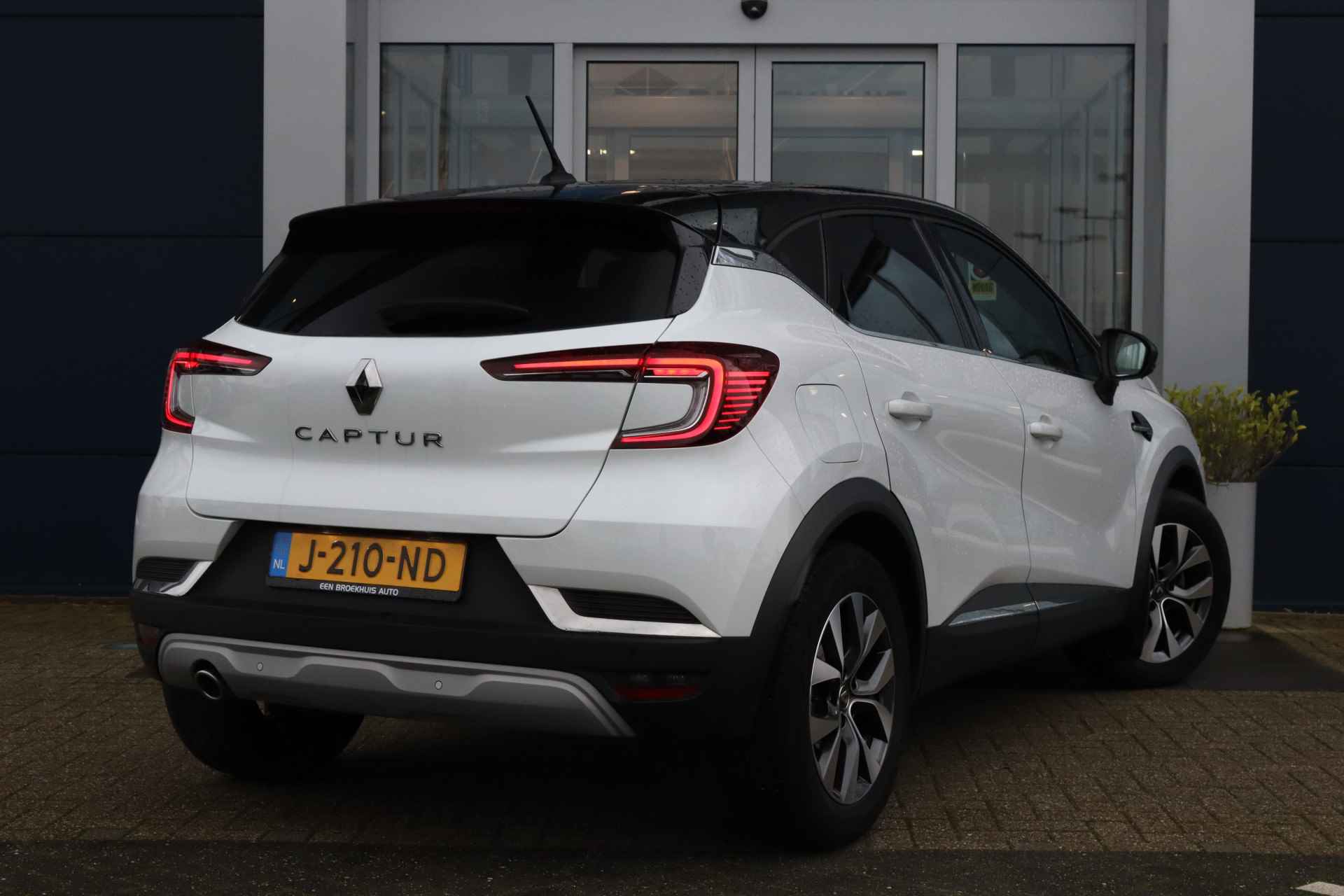 Renault Captur 1.3 TCe 130-PK Intens | Cruise Control | Camera | PDC V/A | Navi | Keyless | Carplay - 3/39