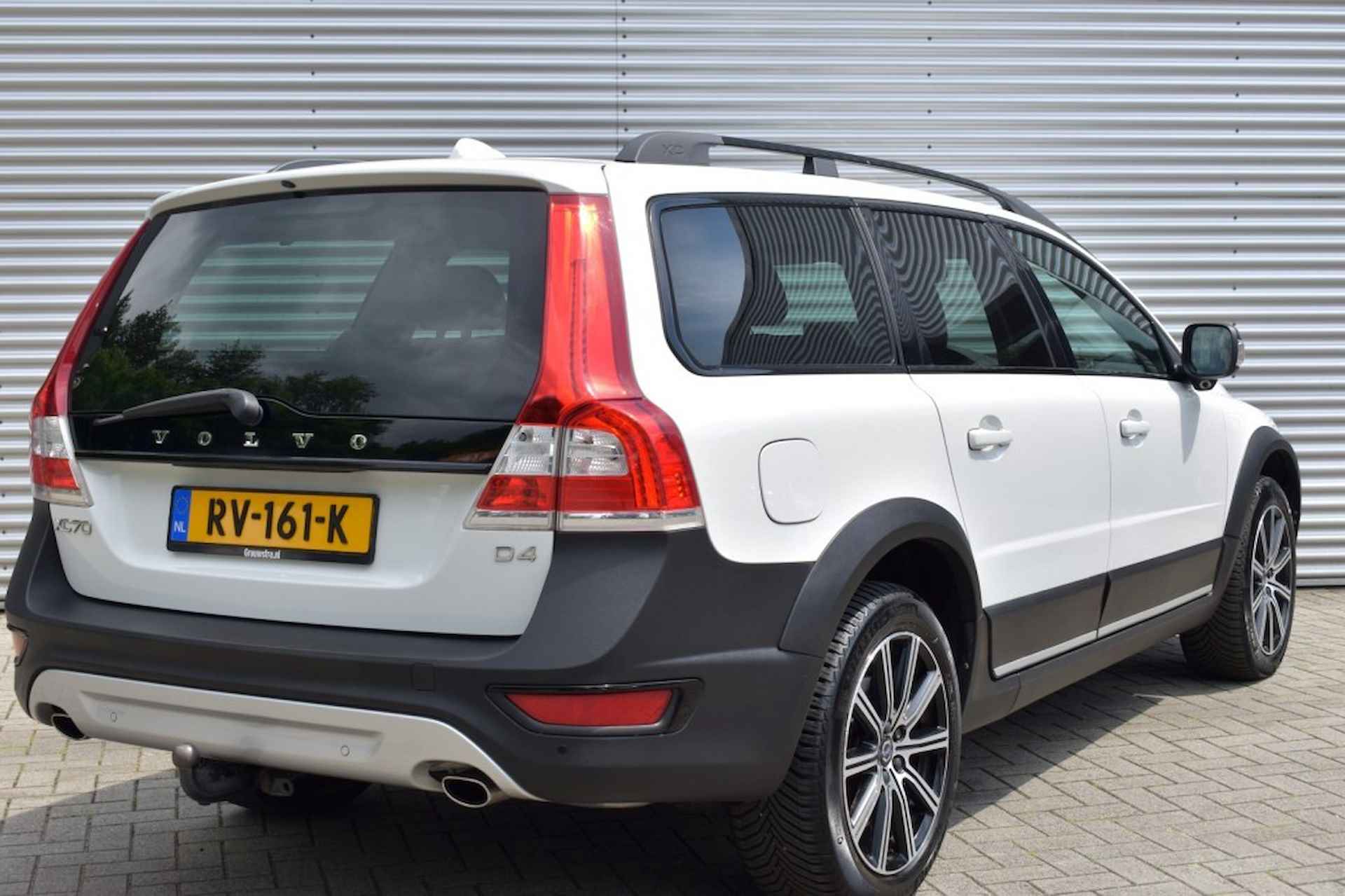 VOLVO Xc70 2.0 D4 FWD SUMMUM / ADAP. CRUISE / STANDKACHEL / LEDER / STOEL V - 3/47