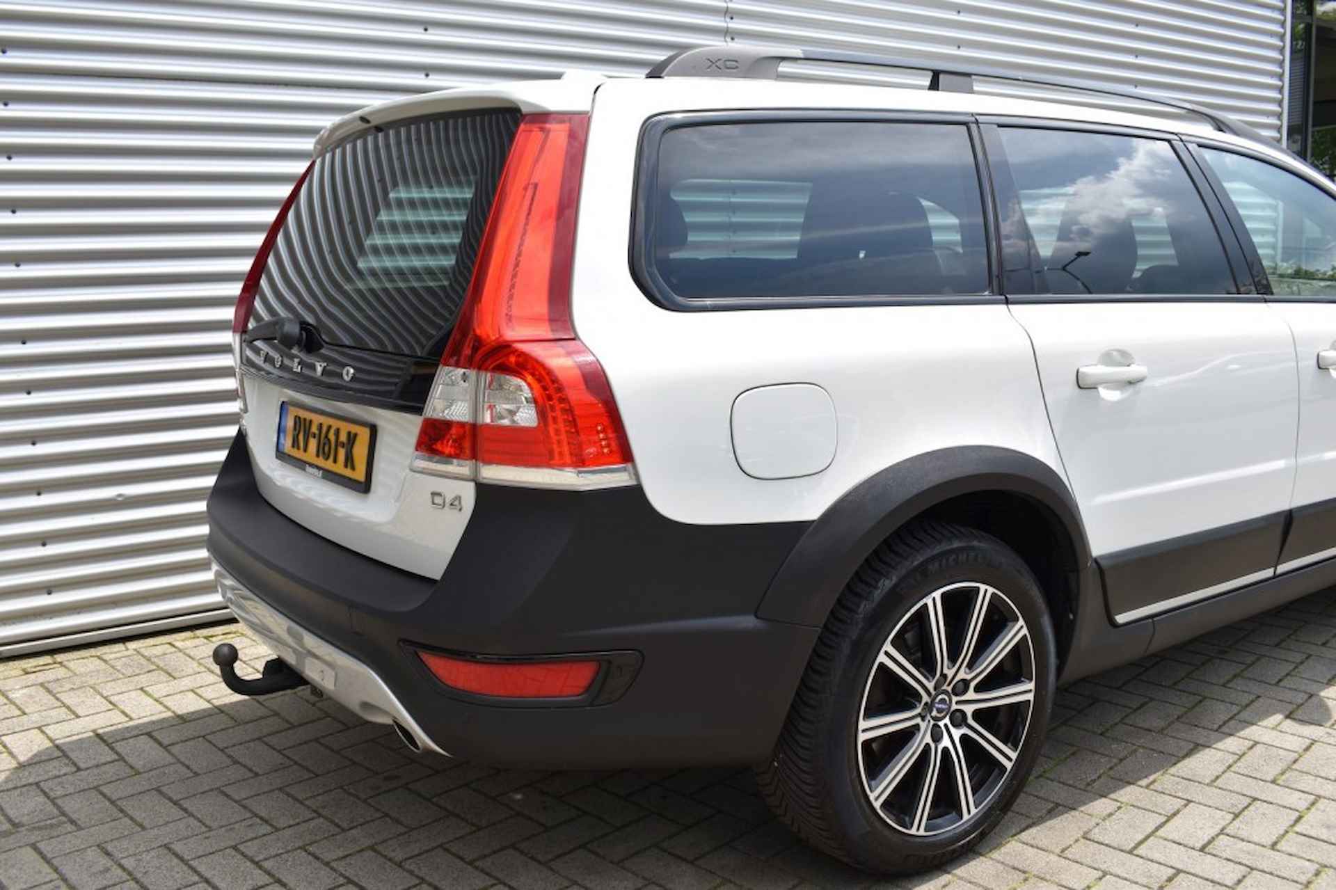 VOLVO Xc70 2.0 D4 FWD SUMMUM / ADAP. CRUISE / STANDKACHEL / LEDER / STOEL V - 8/47